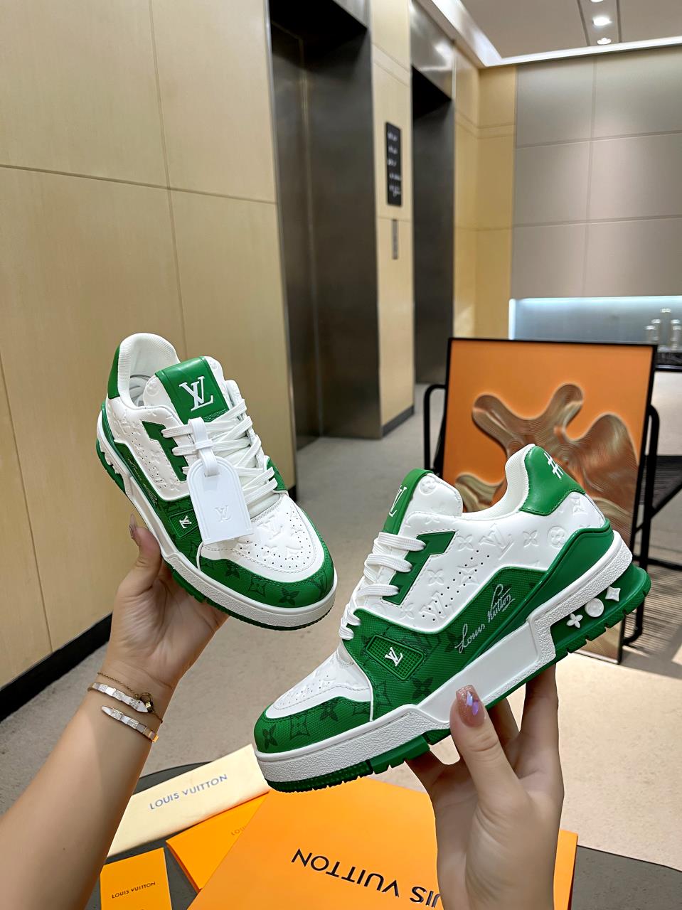 Louis Vuitton  Sneakers