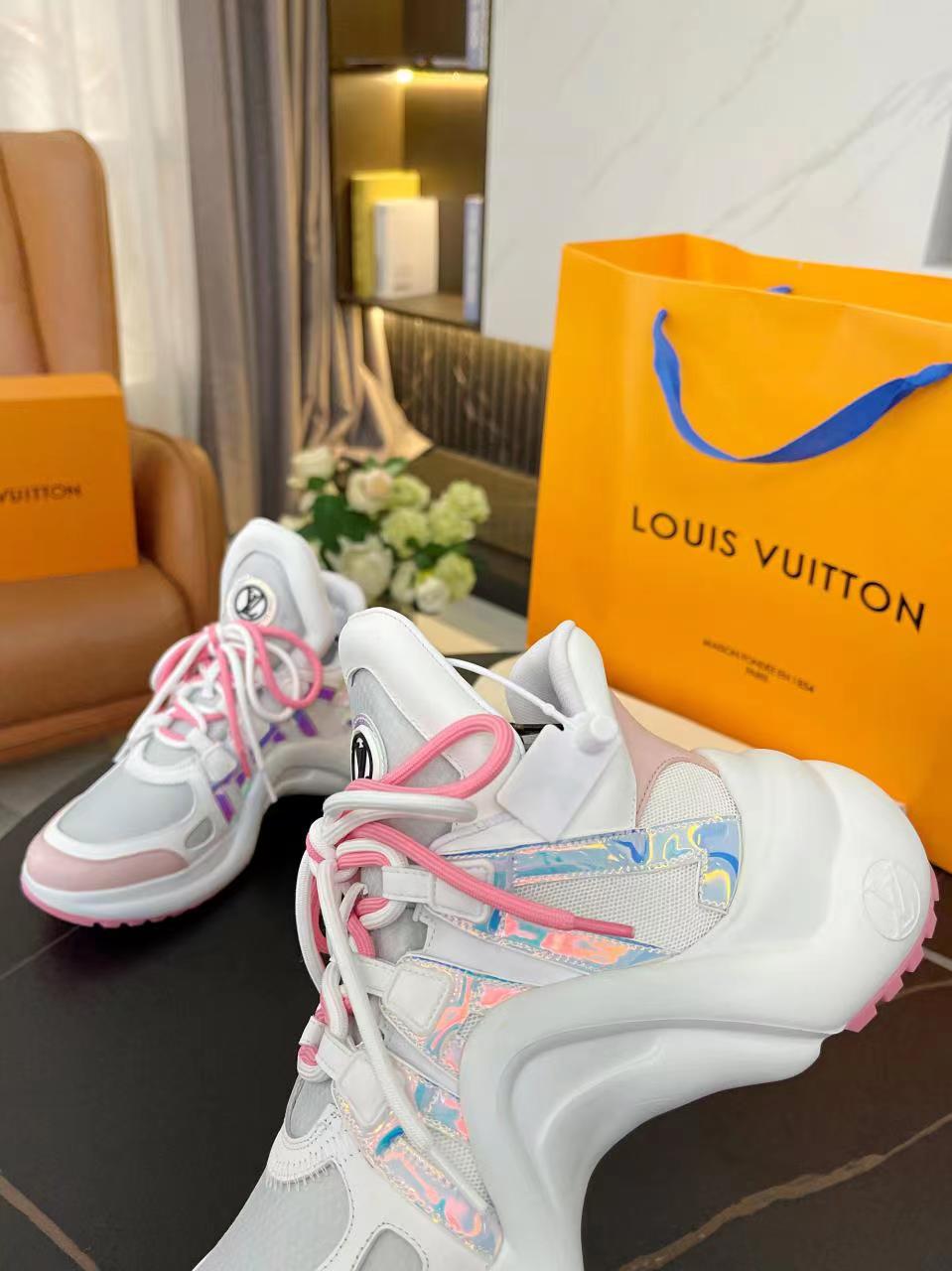 Louis Vuitton  Sneakers