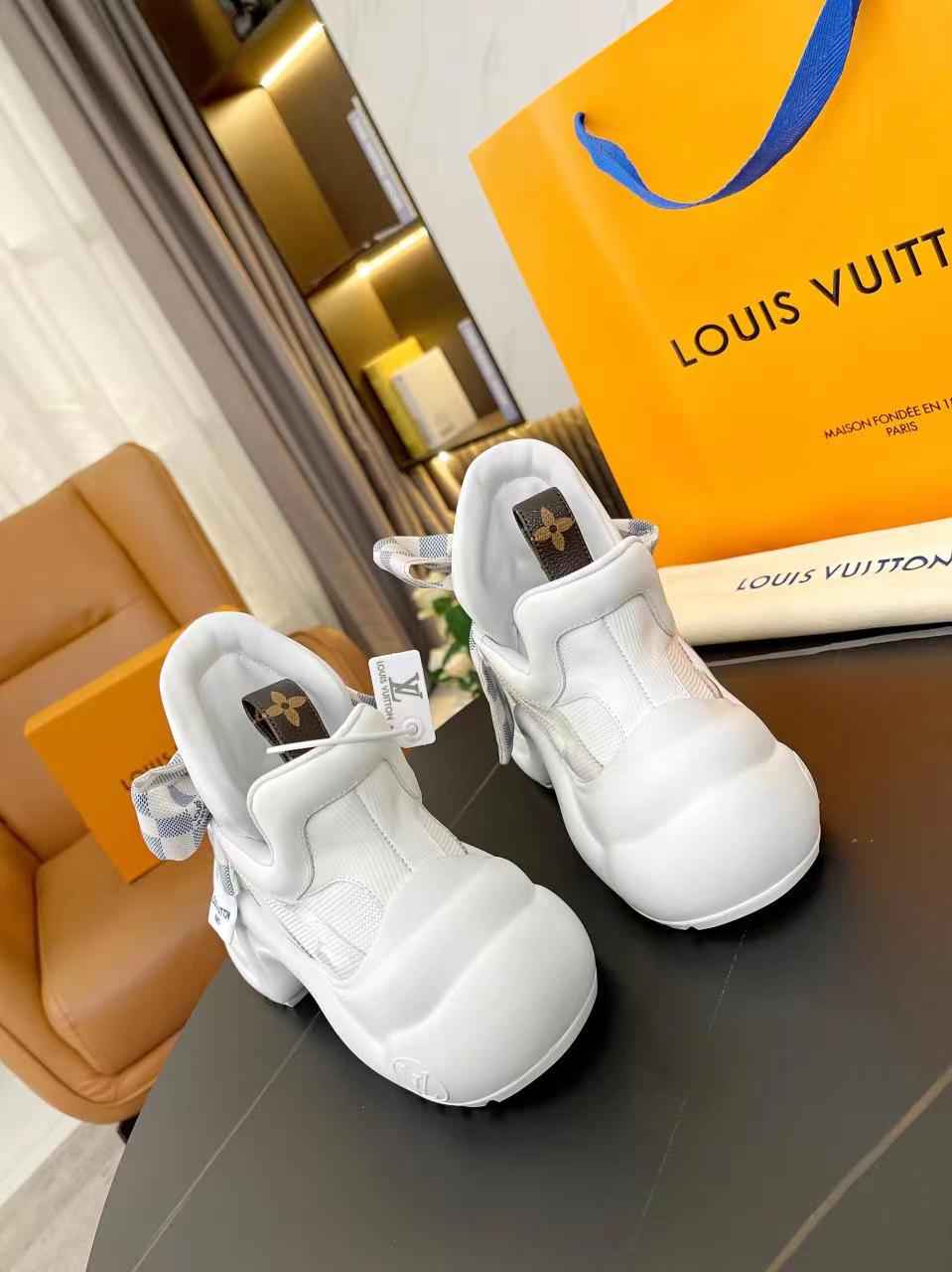 Louis Vuitton  Sneakers