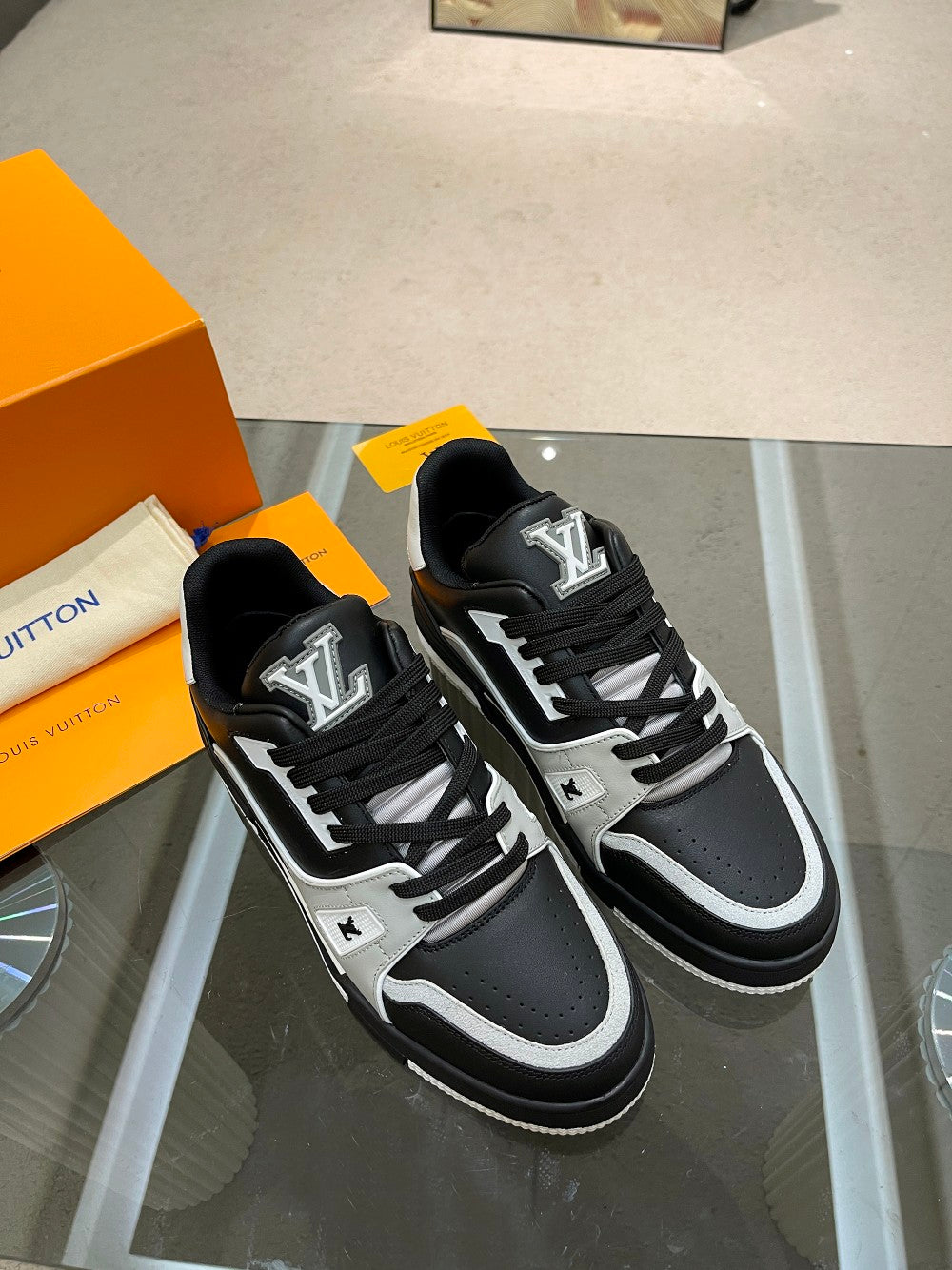 Louis Vuitton  Sneakers