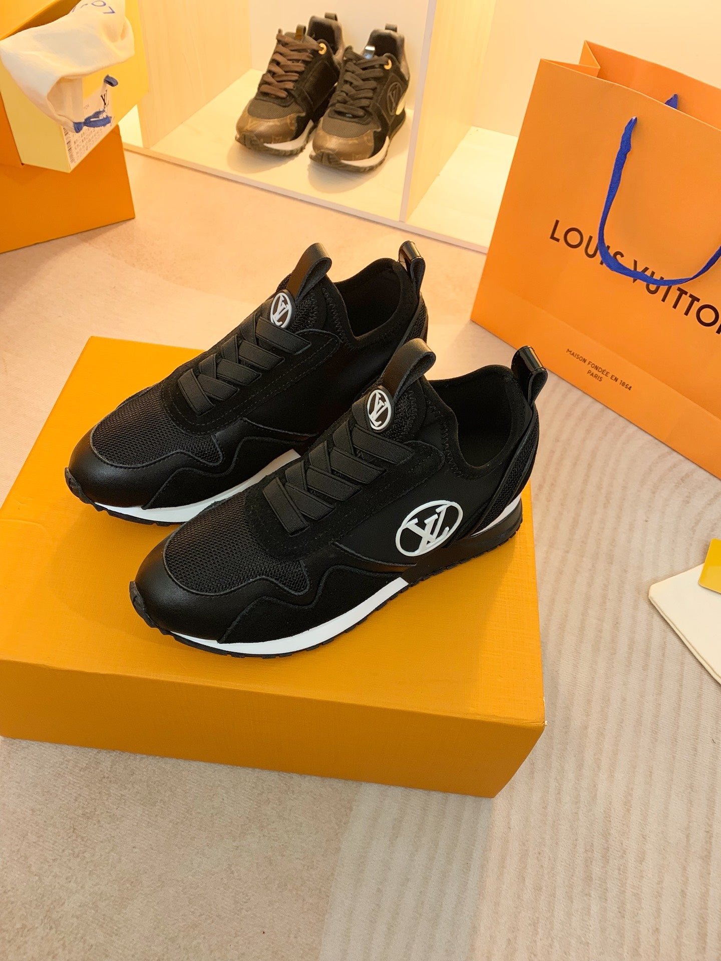 Louis Vuitton  Sneakers