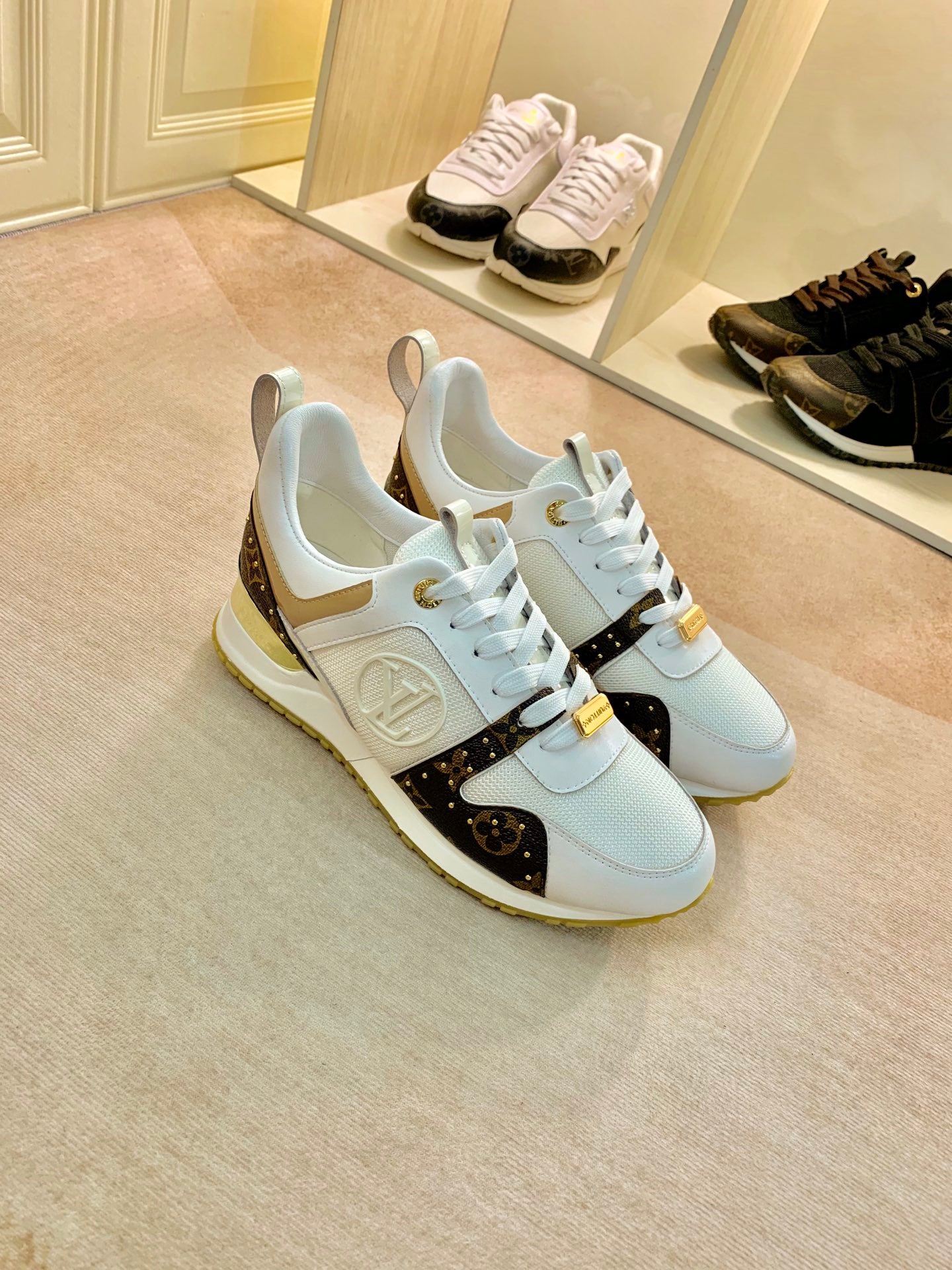 Louis Vuitton  Sneakers