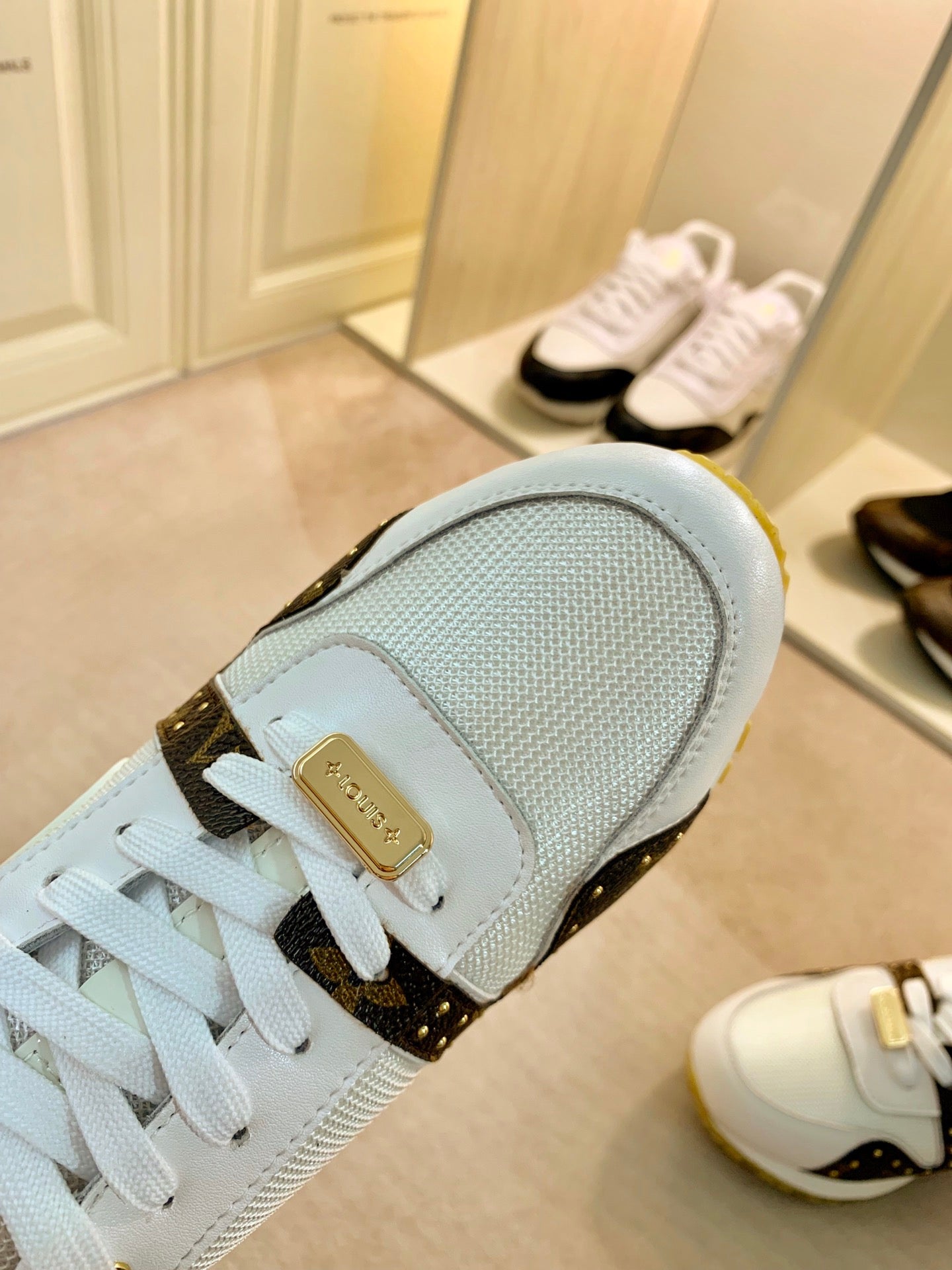 Louis Vuitton  Sneakers