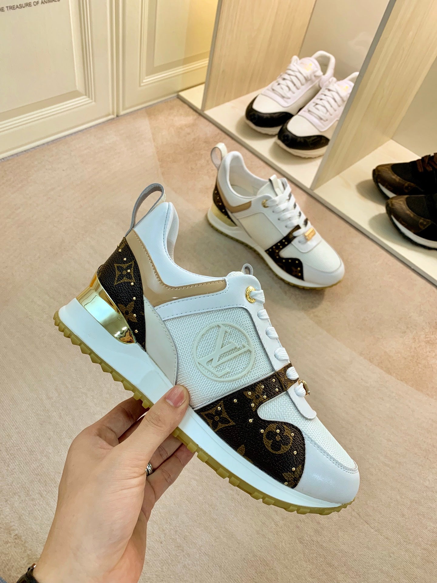 Louis Vuitton  Sneakers