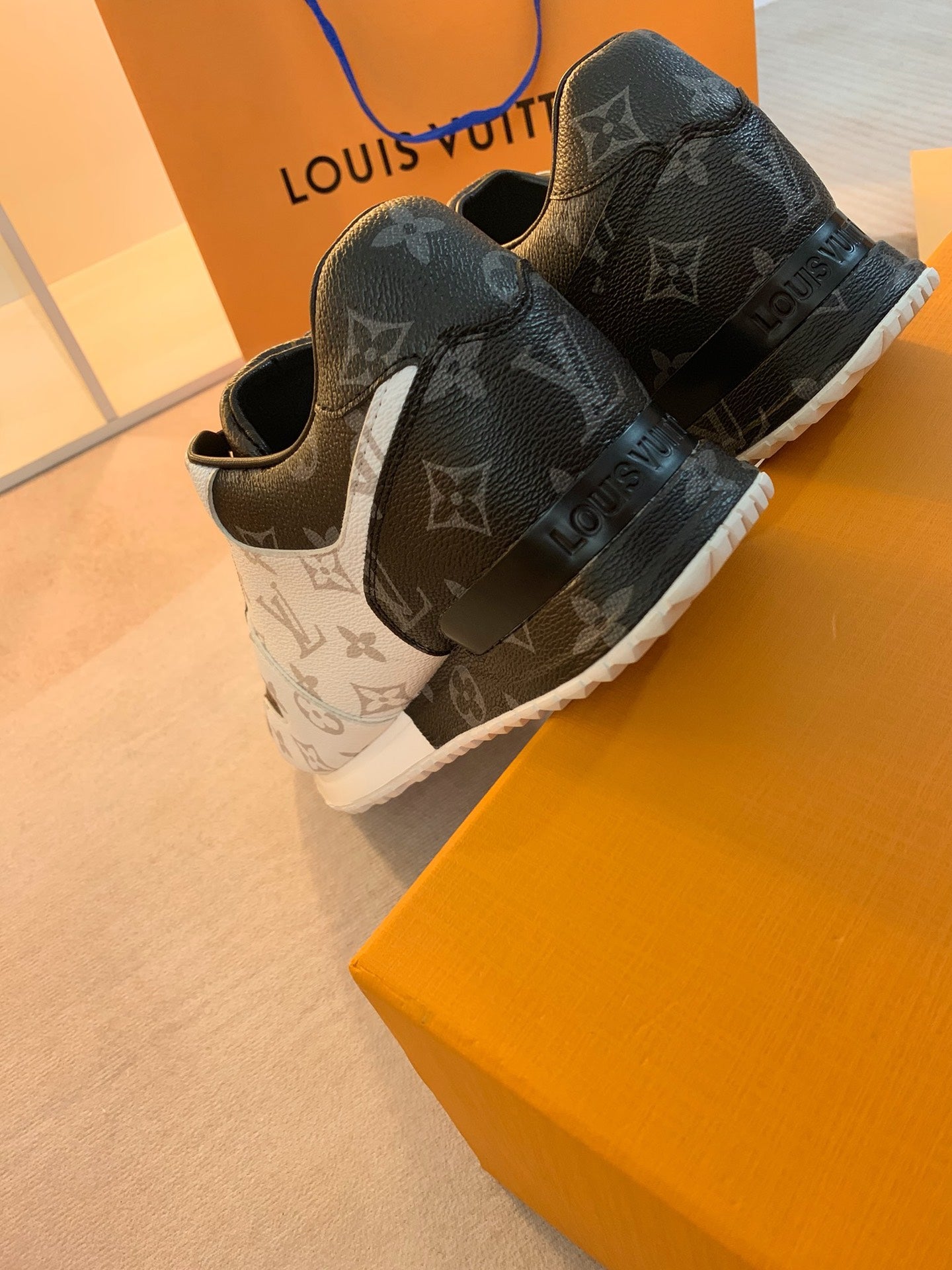 Louis Vuitton  Sneakers