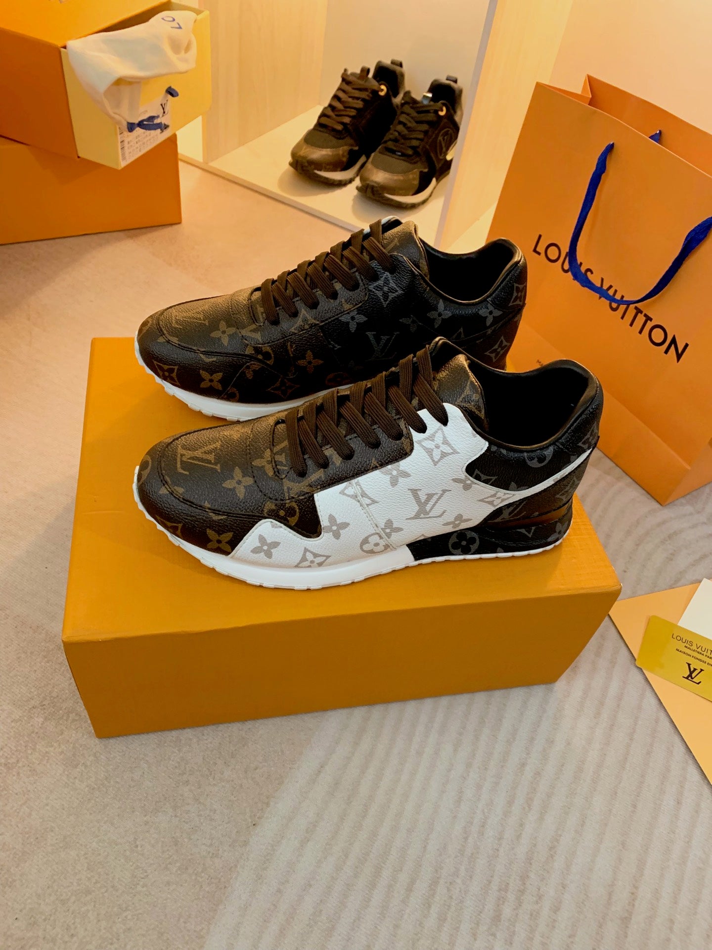 Louis Vuitton  Sneakers