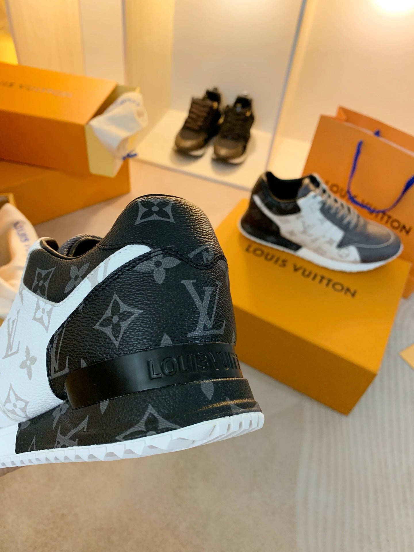 Louis Vuitton  Sneakers