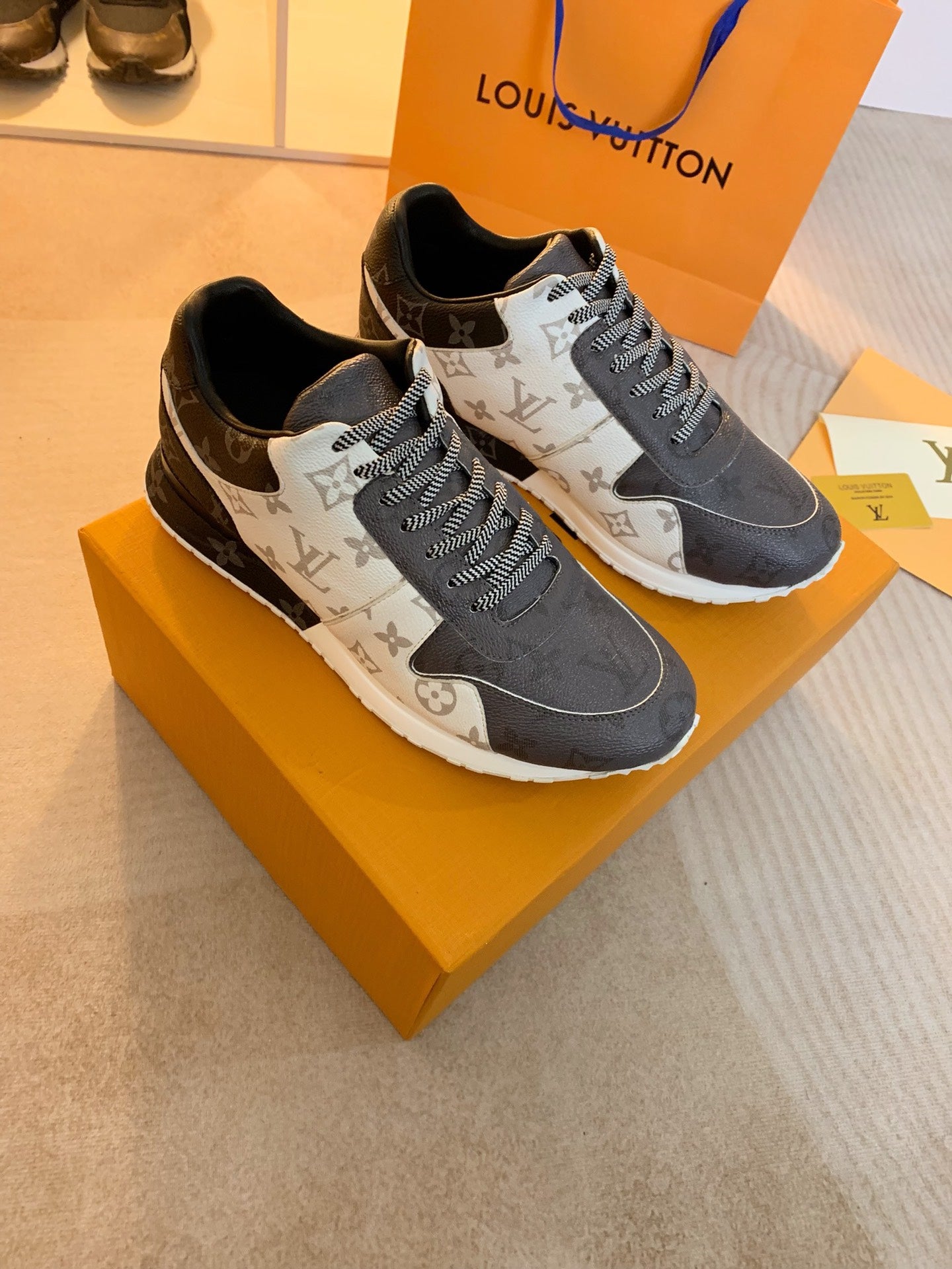 Louis Vuitton  Sneakers