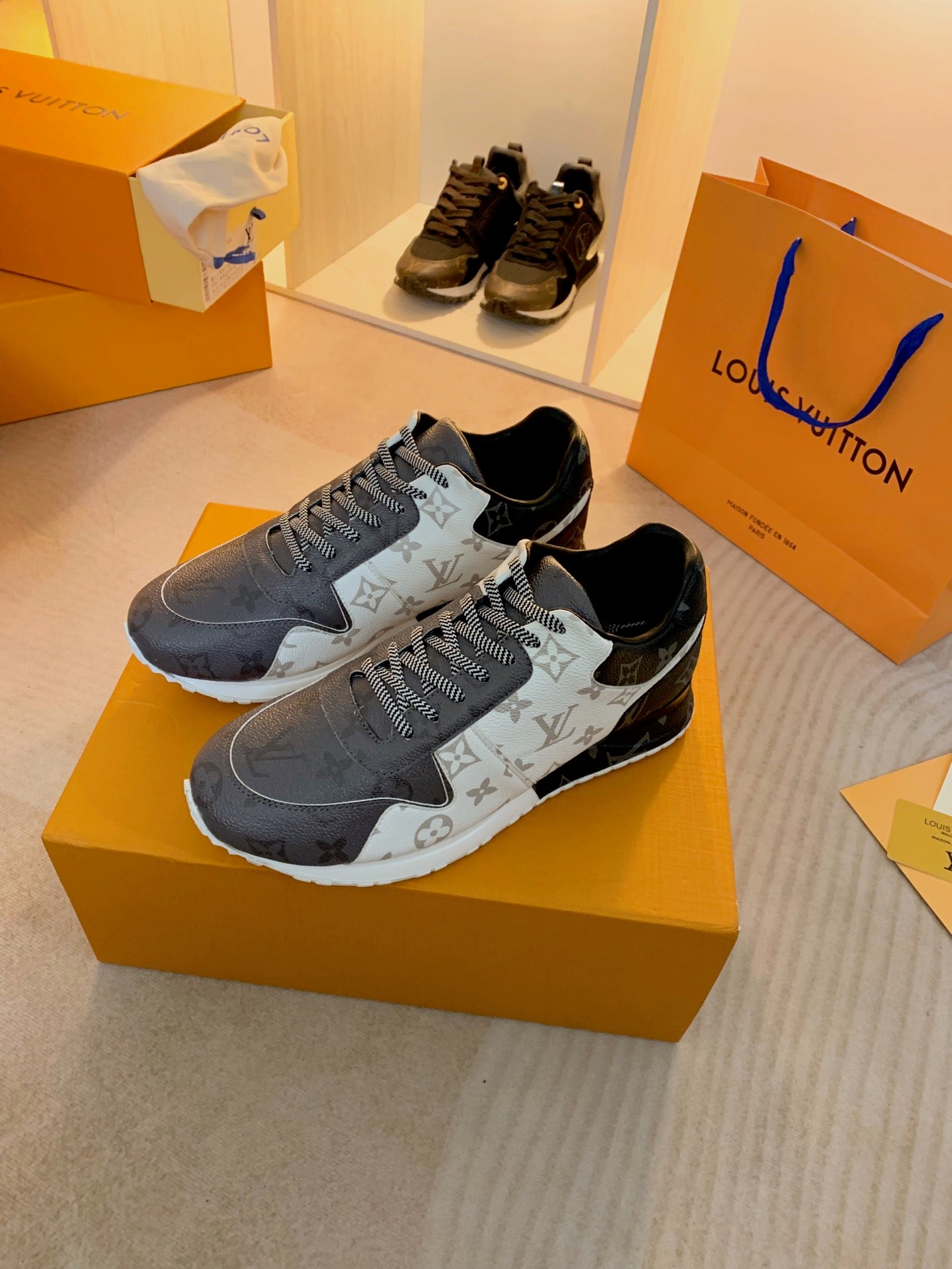 Louis Vuitton  Sneakers