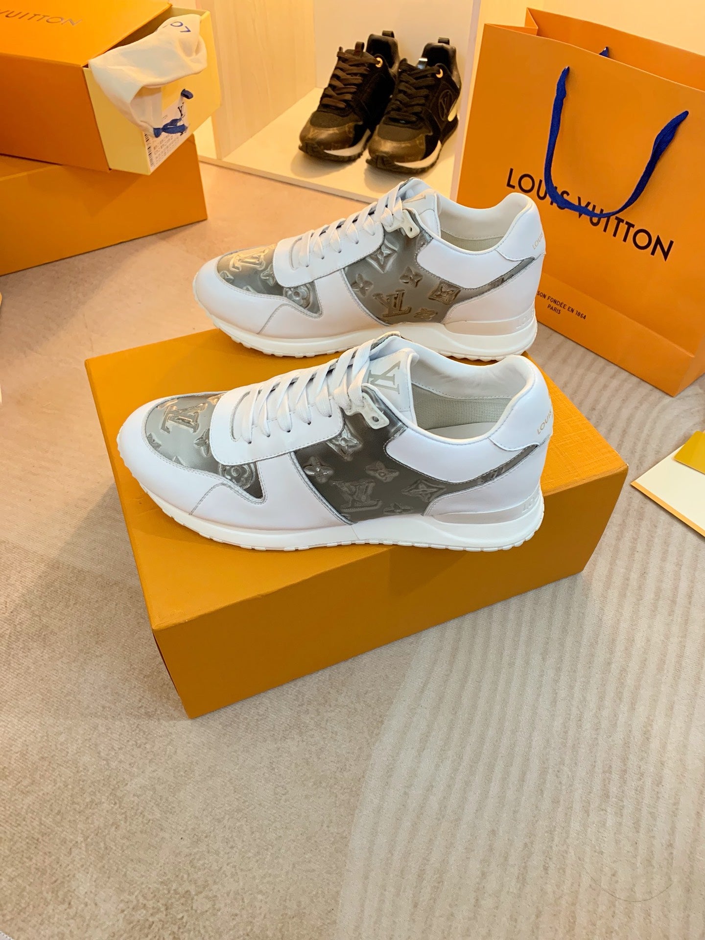 Louis Vuitton  Sneakers