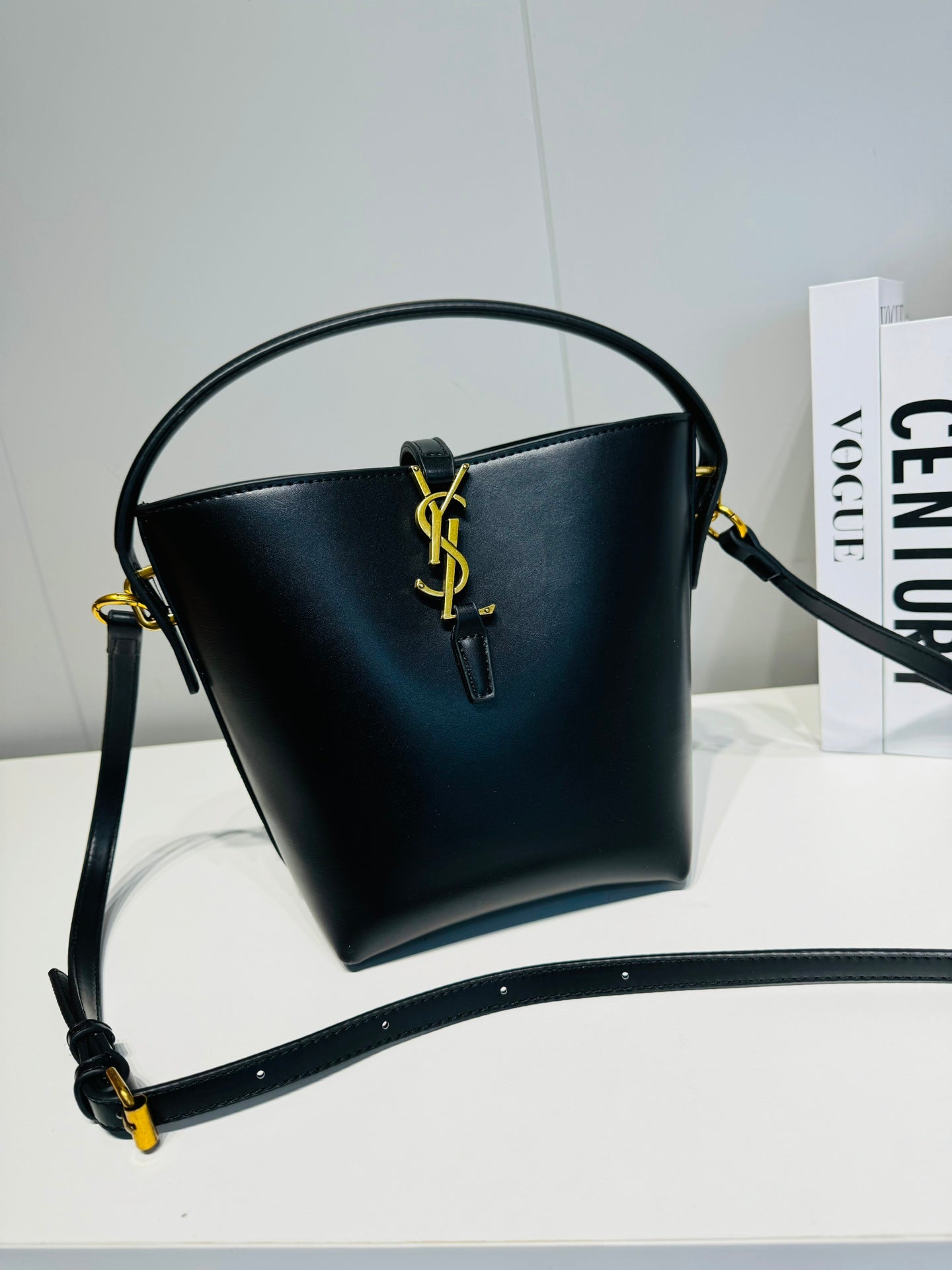 Ysl  Yves Saint Laurent Handbags