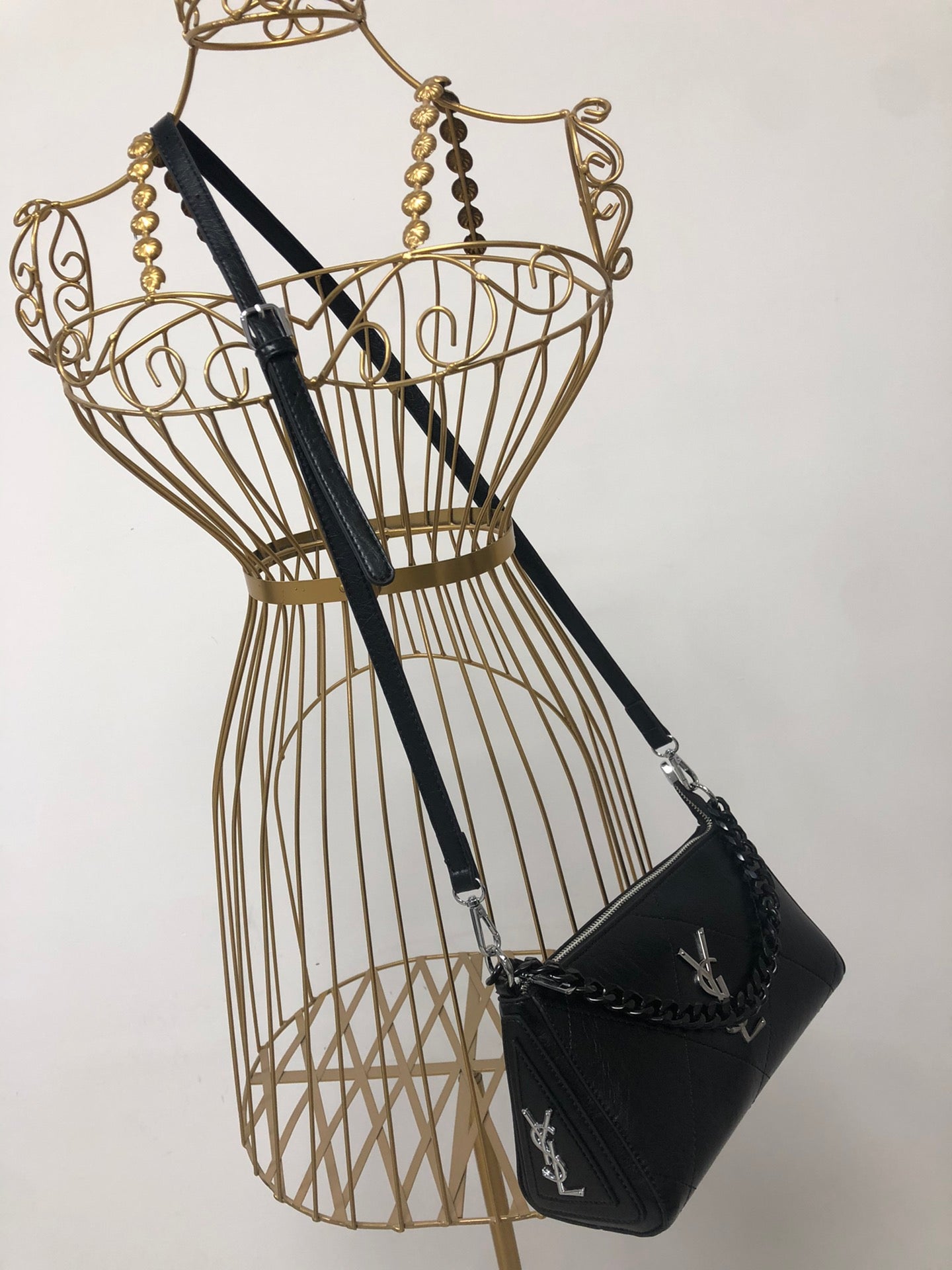 Ysl  Yves Saint Laurent Handbags