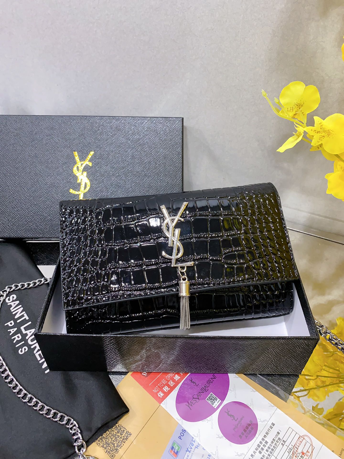 Ysl  Yves Saint Laurent Handbags