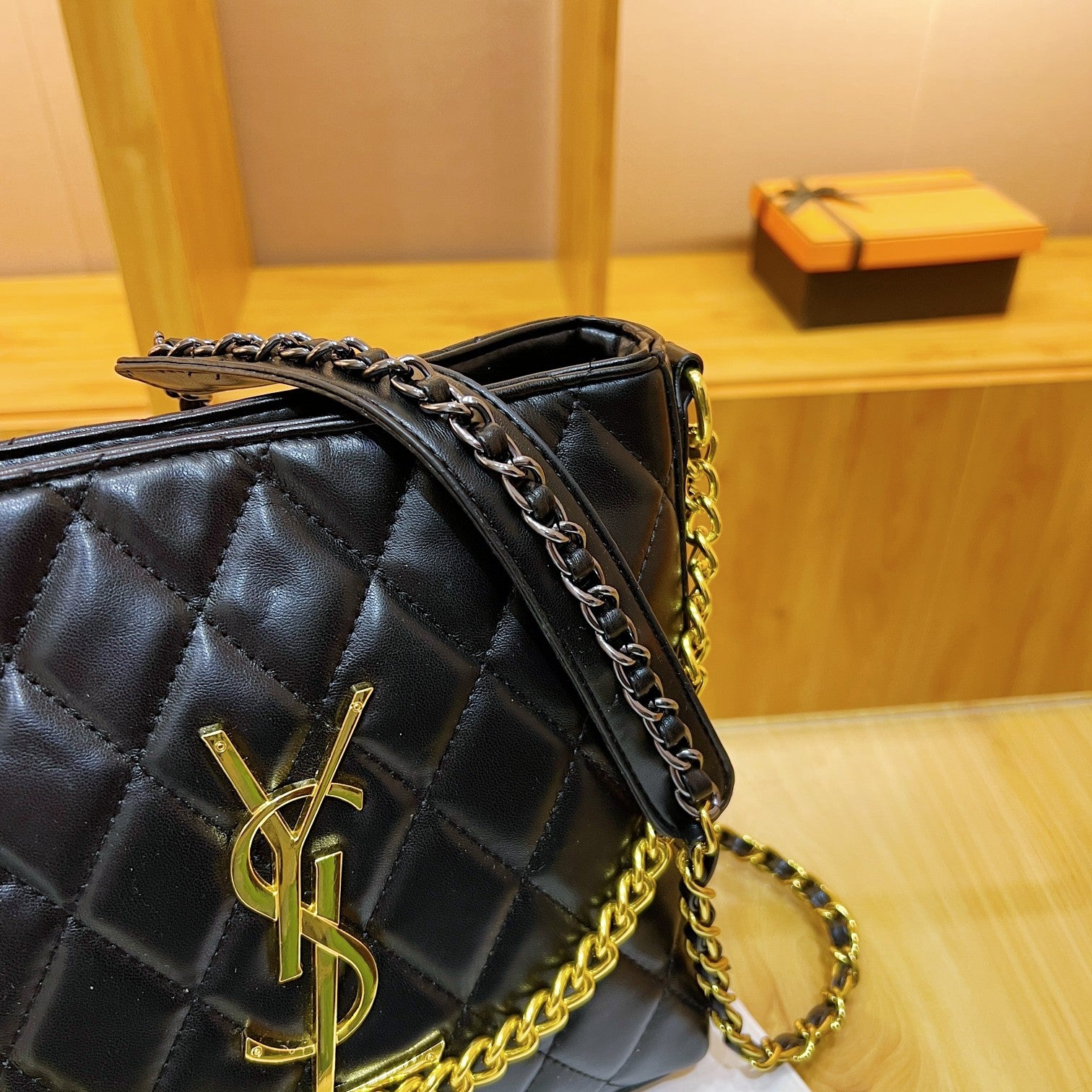 Ysl  Yves Saint Laurent Handbags