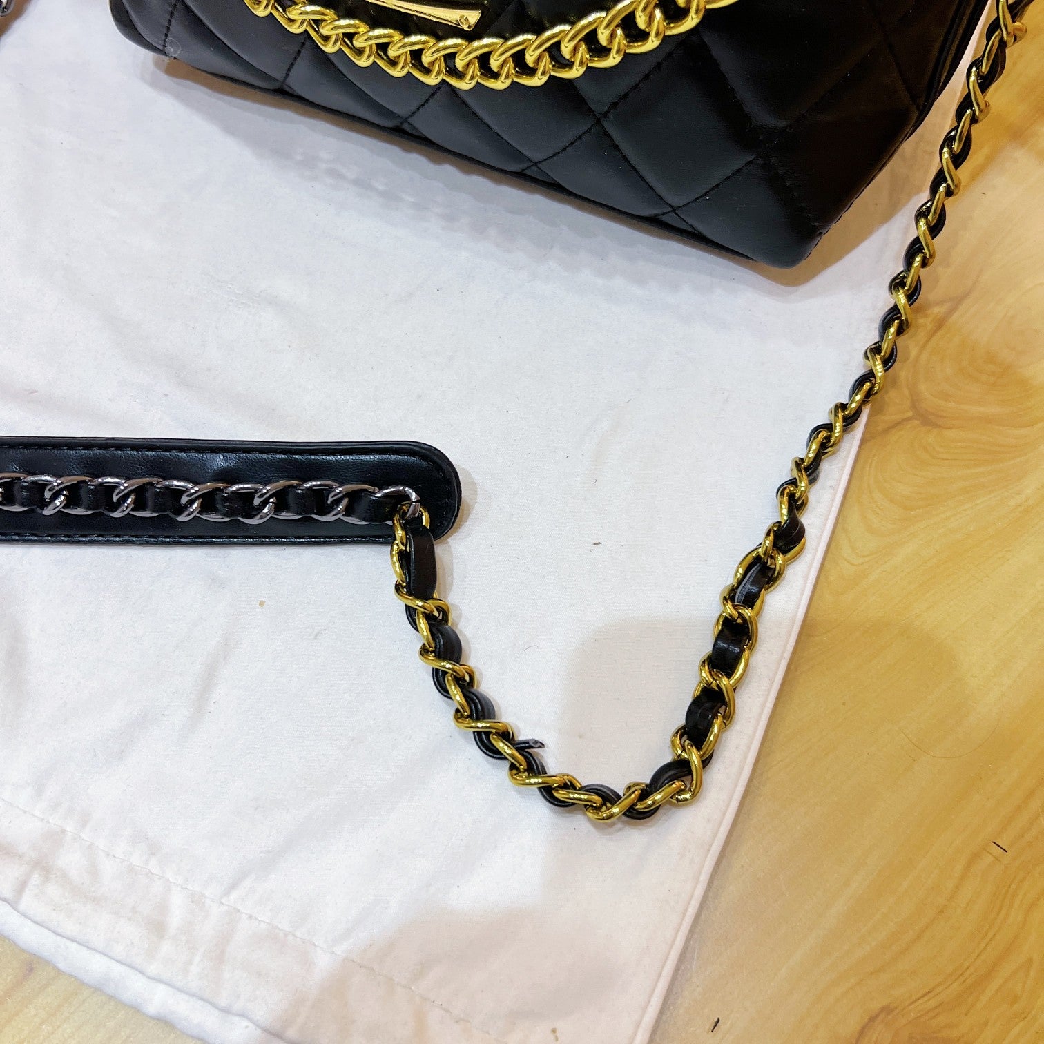 Ysl  Yves Saint Laurent Handbags