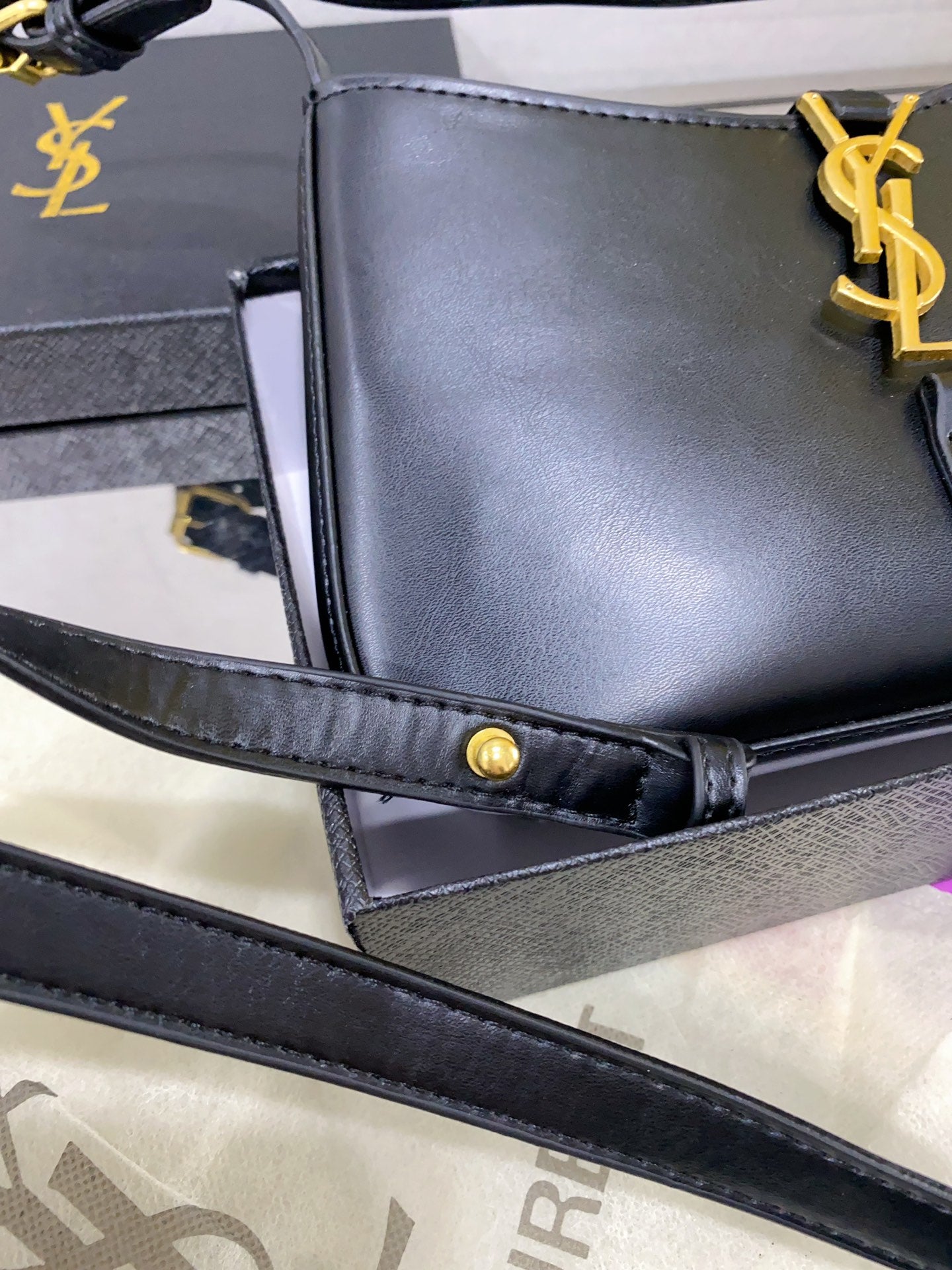 Ysl  Yves Saint Laurent Handbags