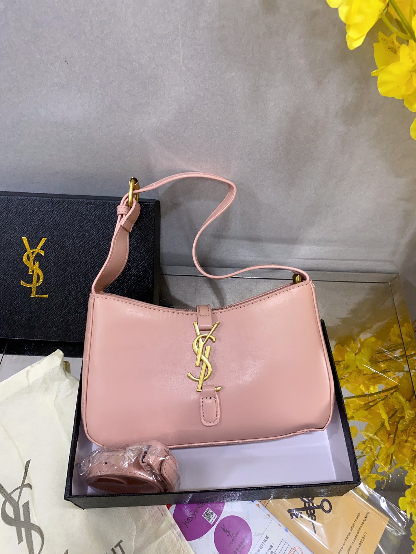 Ysl  Yves Saint Laurent Handbags