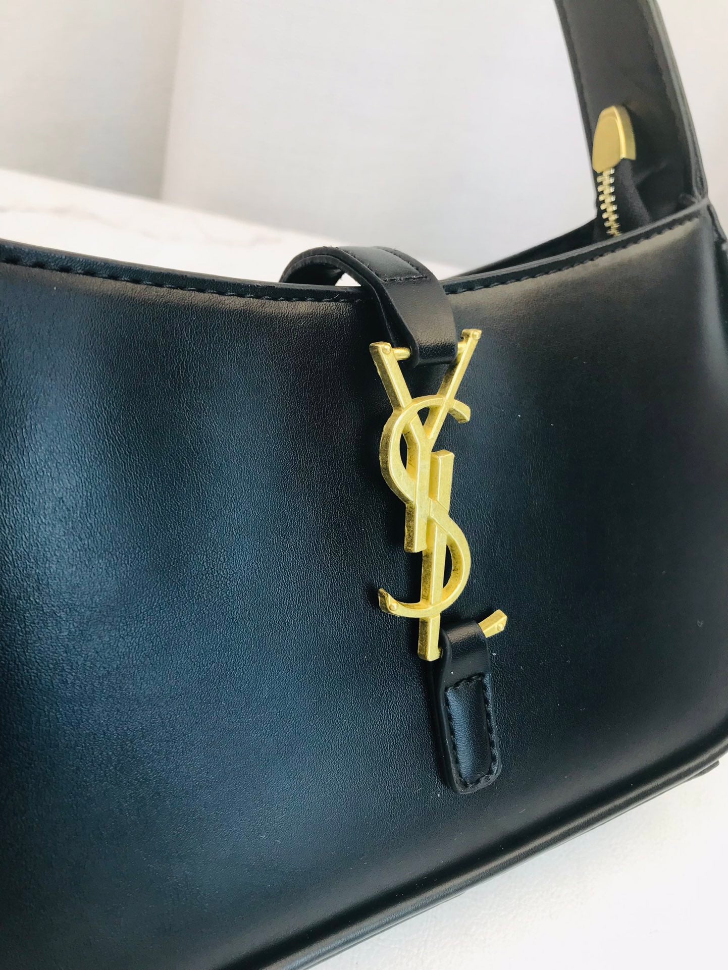 Ysl  Yves Saint Laurent Handbags