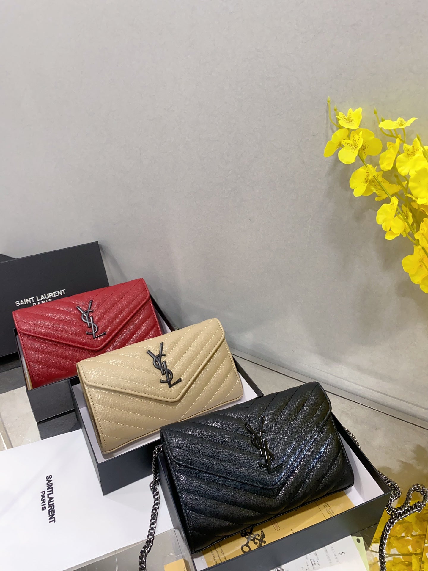 Ysl  Yves Saint Laurent Handbags