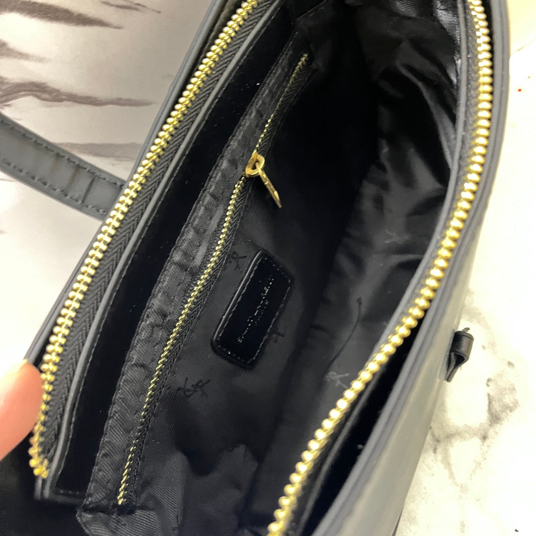 Ysl  Yves Saint Laurent Handbags