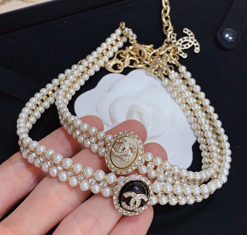 Chanel Chocker