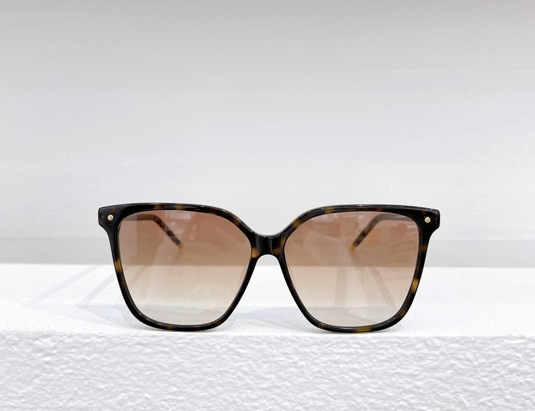 Louis Vuitton First Round Sunglasses