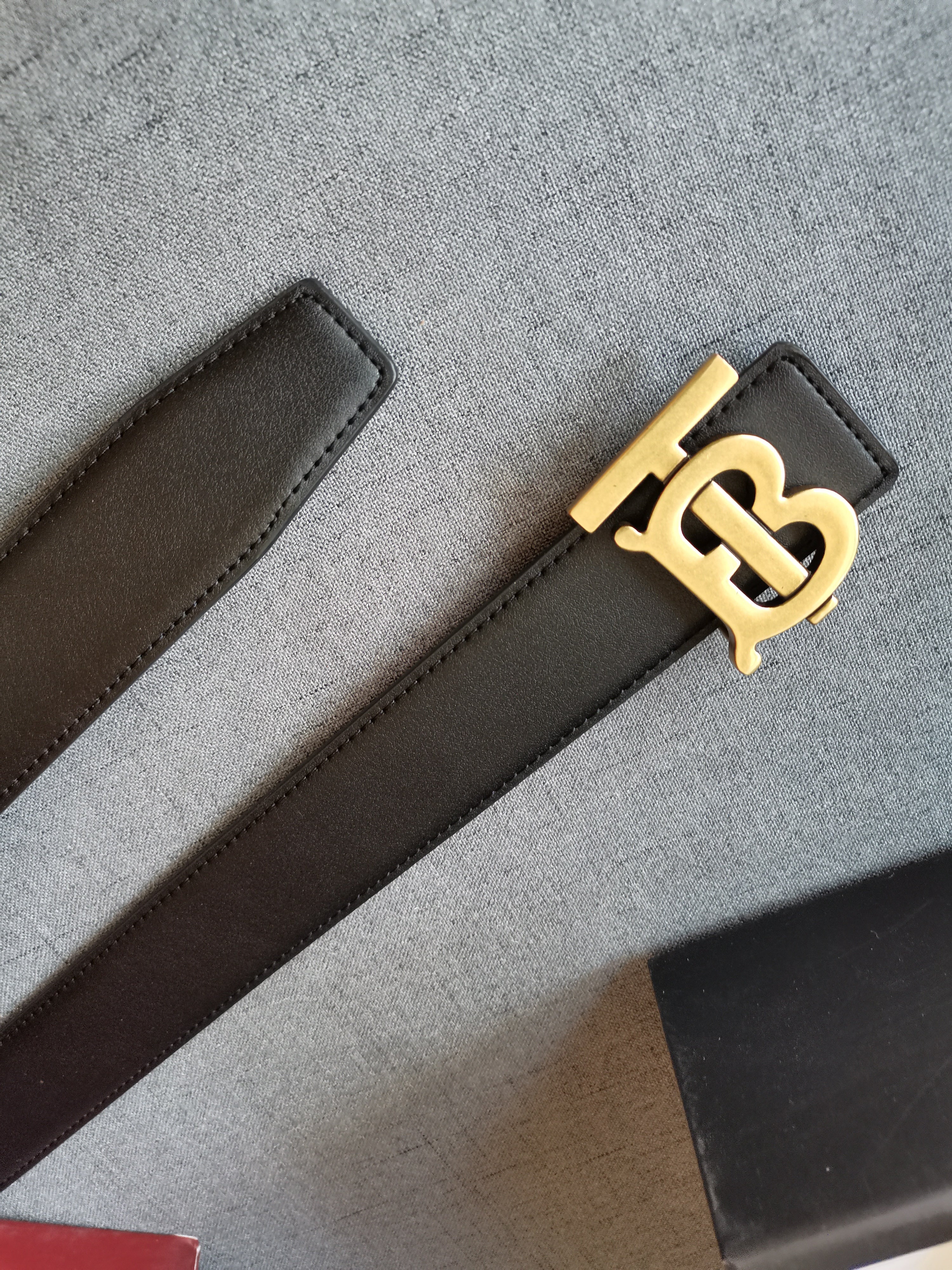 Burberry belt