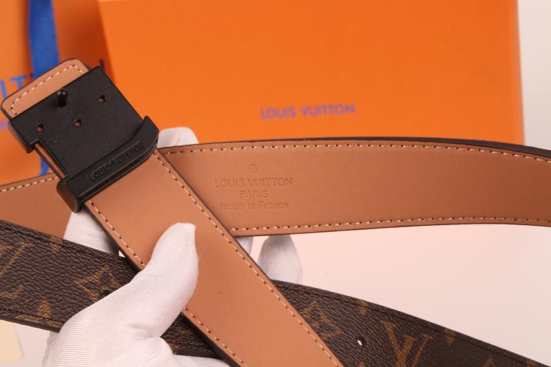 Louis Vuitton Belt and wallet Set