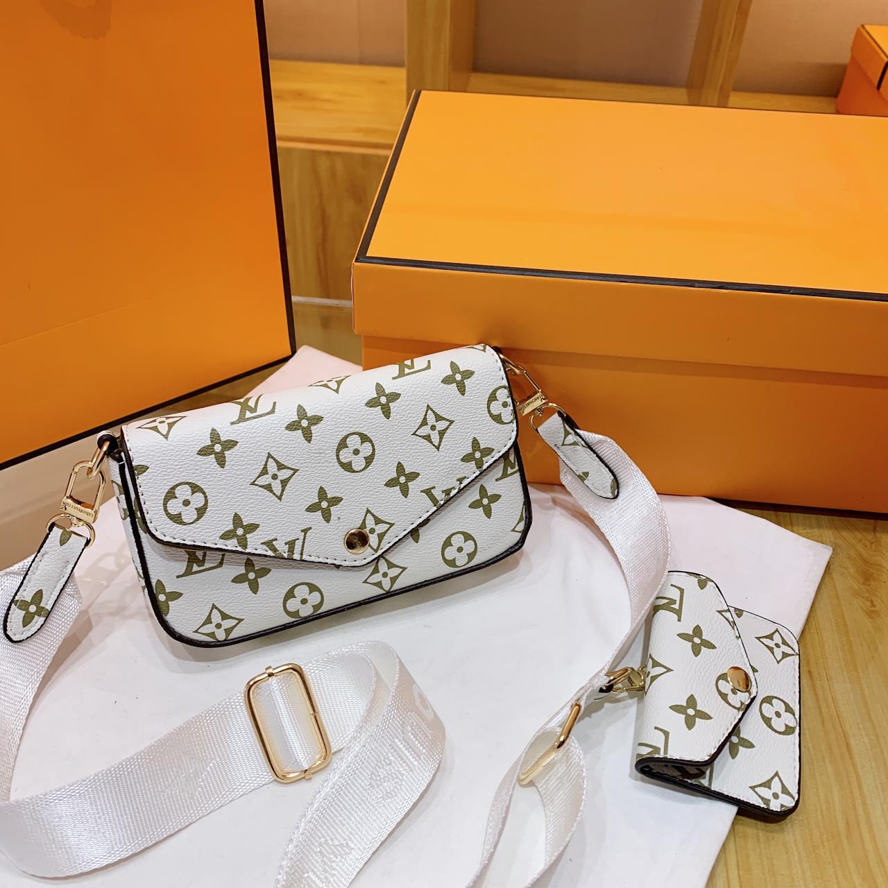 Louis Vuitton Pochette Fèlicie Strap Handbag