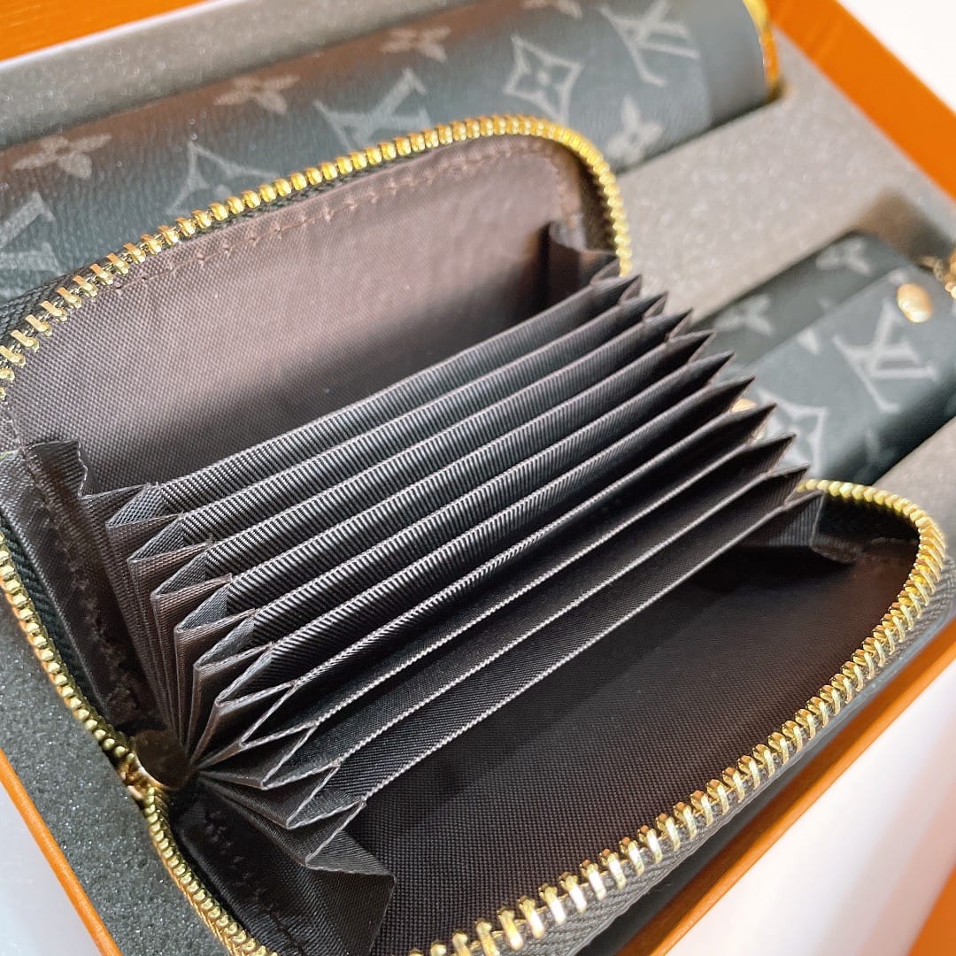 Louis Vuitton flask , Wallet and key holder set