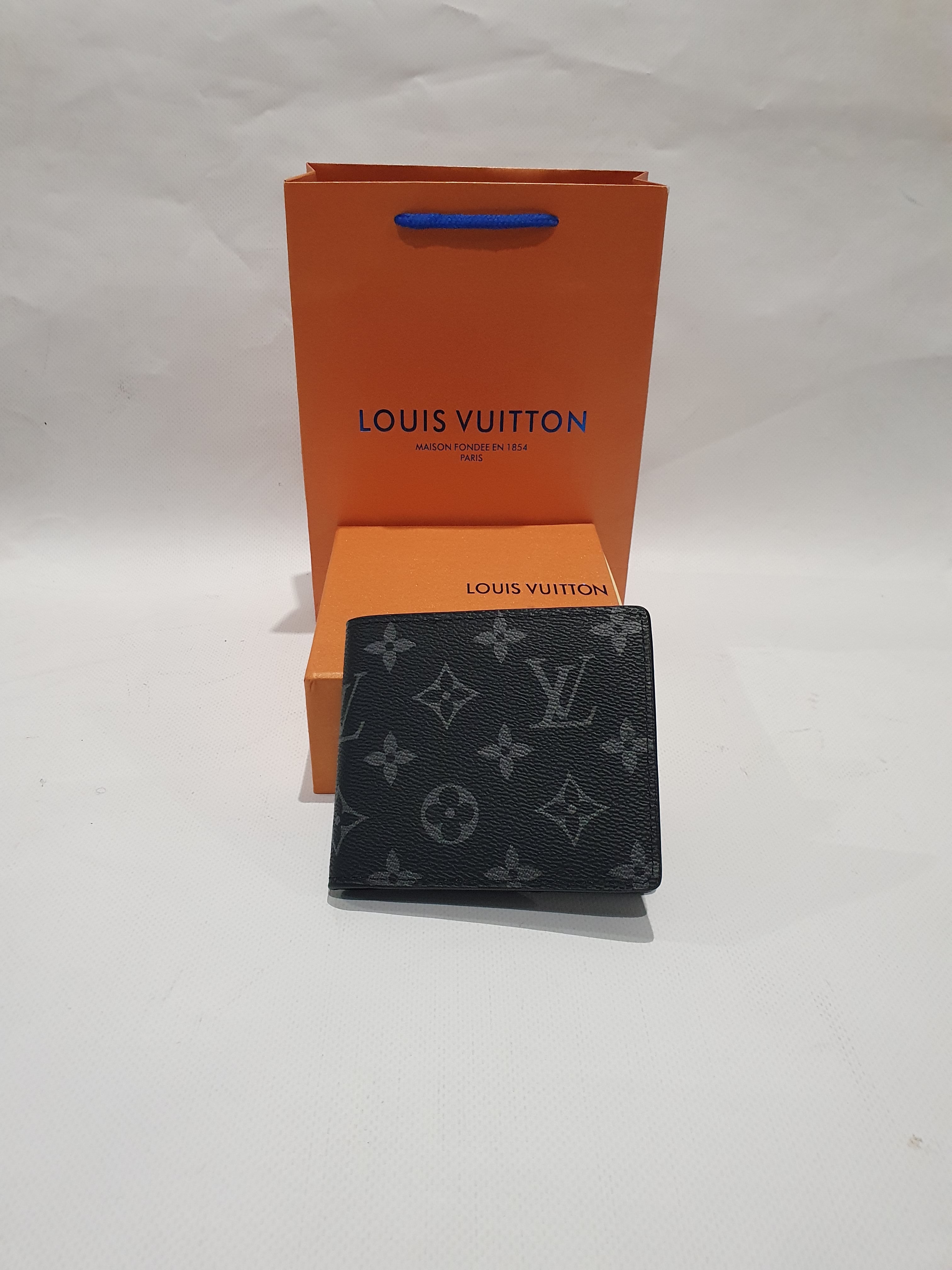 Louis Vuitton Wallet (Men)