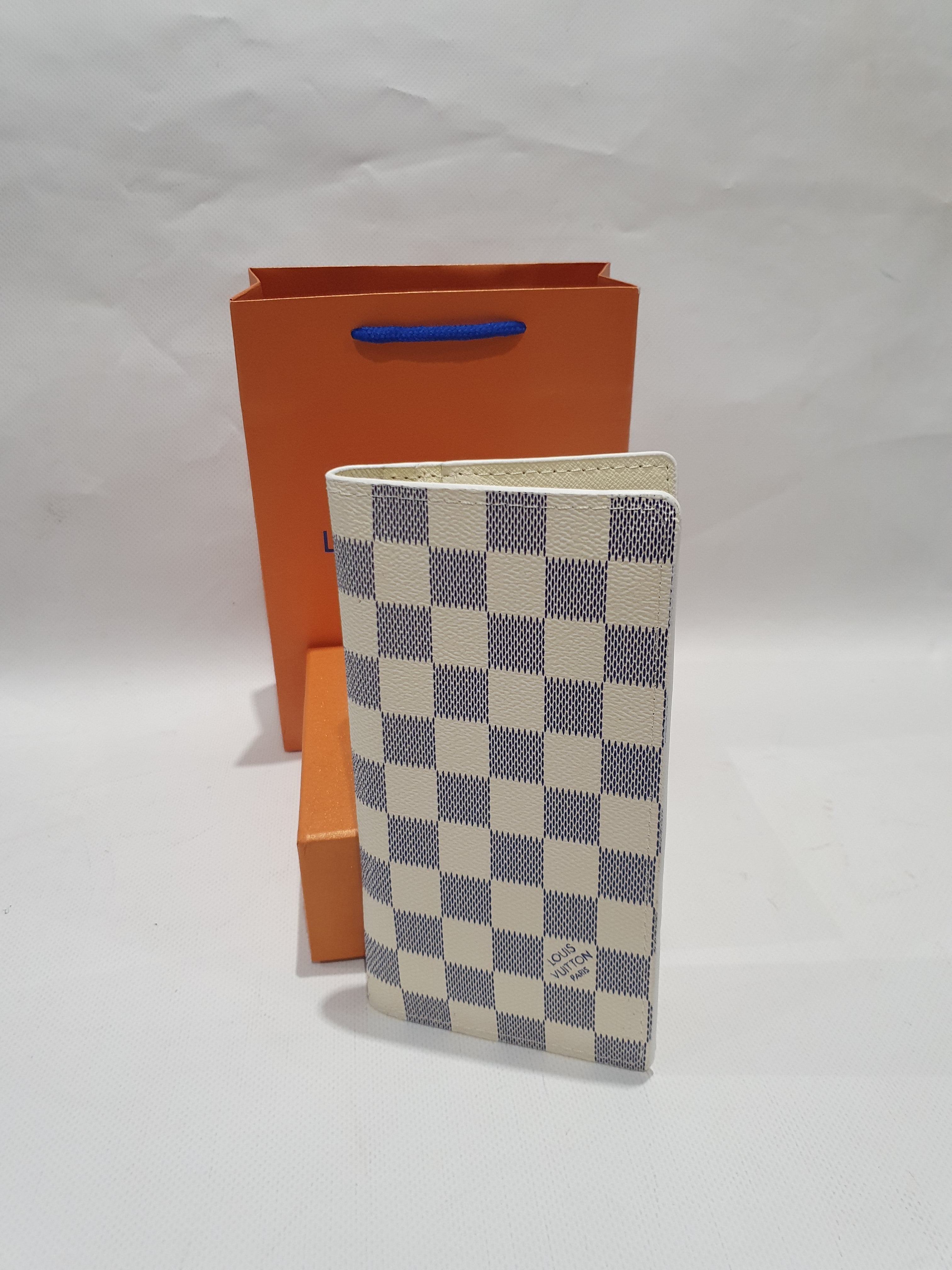 Louis Vuitton Wallet / Card Holder unisex