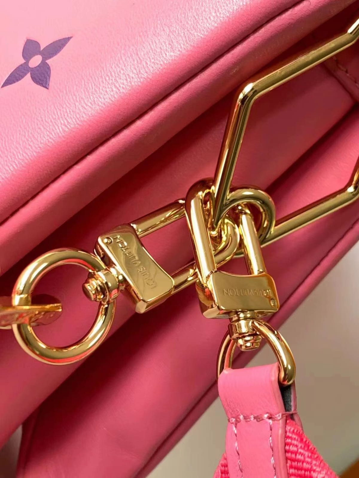 Louis Vuitton Coussin leather Handbag  lushentic version