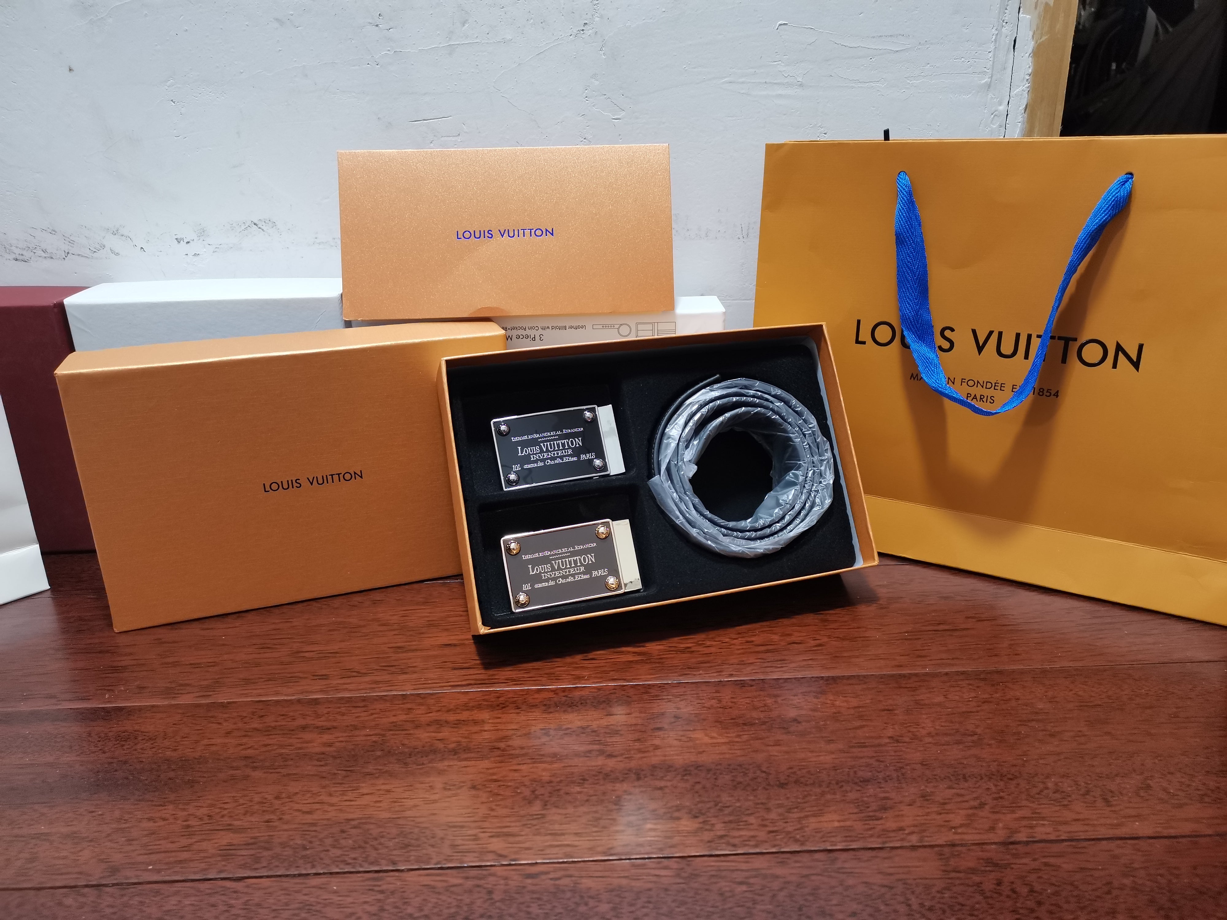 Louis Vuitton Belt Sets