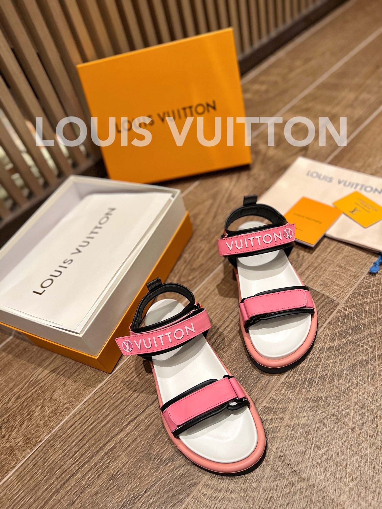 Louis Vuitton Unisex Pool Pillow Flat Comfort Sandal