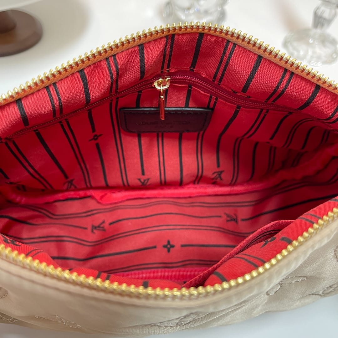 Louis Vuitton Handbag.