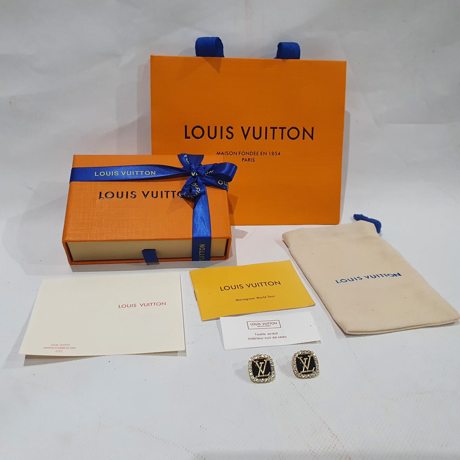 Louis Vuitton Earrings.