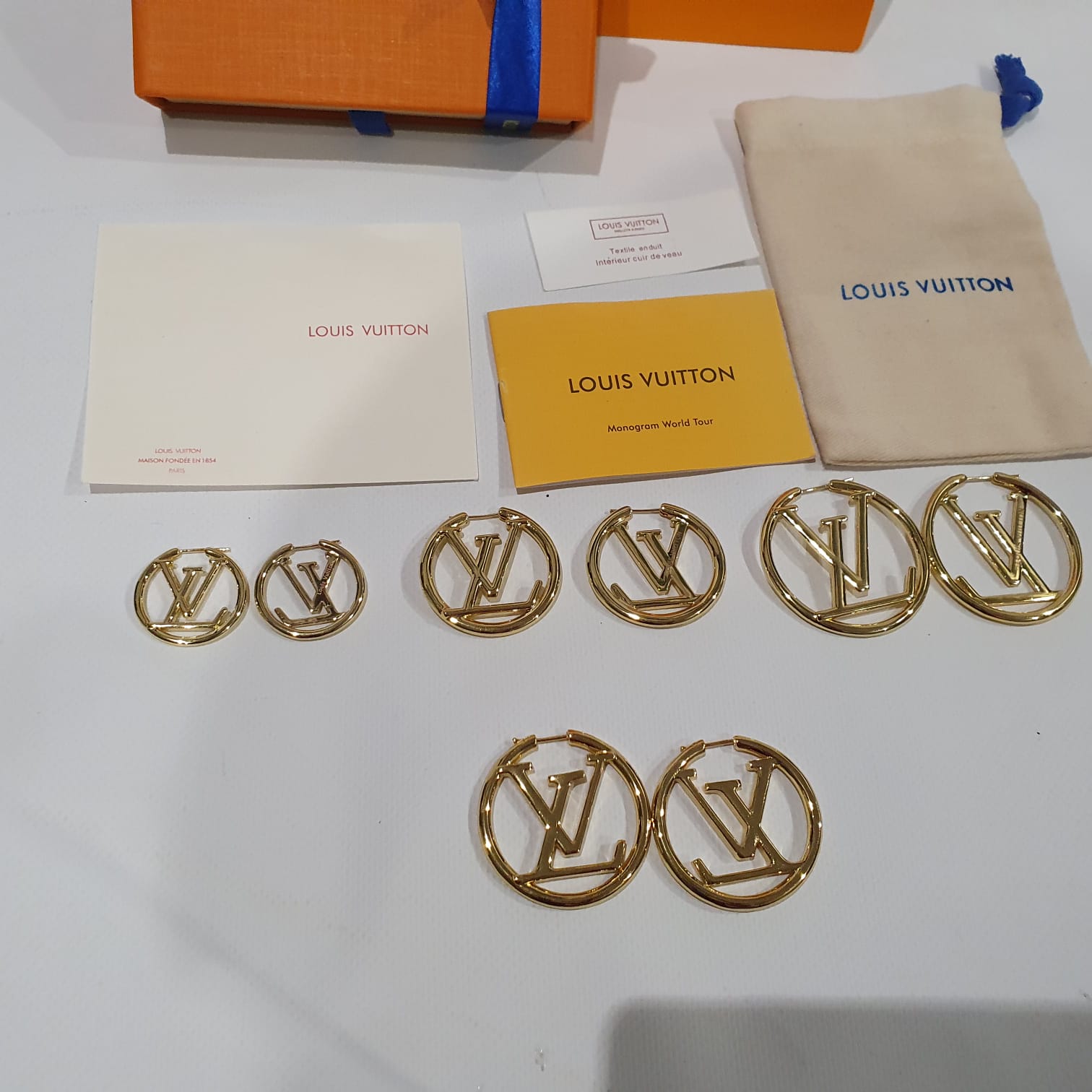 Louis Vuitton Hoop earrings