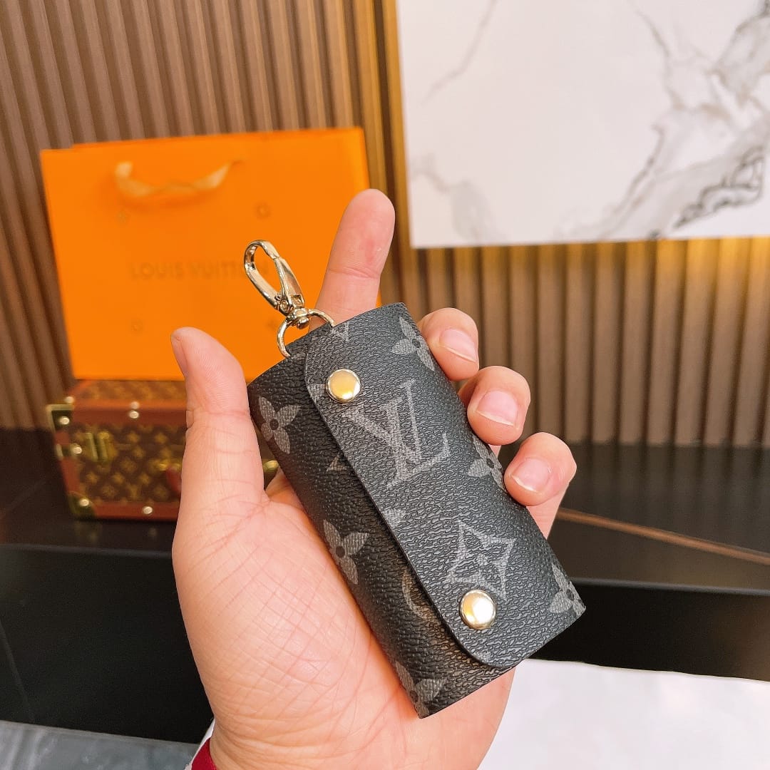 Louis Vuitton flask , Wallet and key holder set