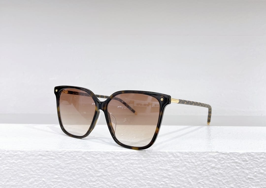 Louis Vuitton First Round Sunglasses