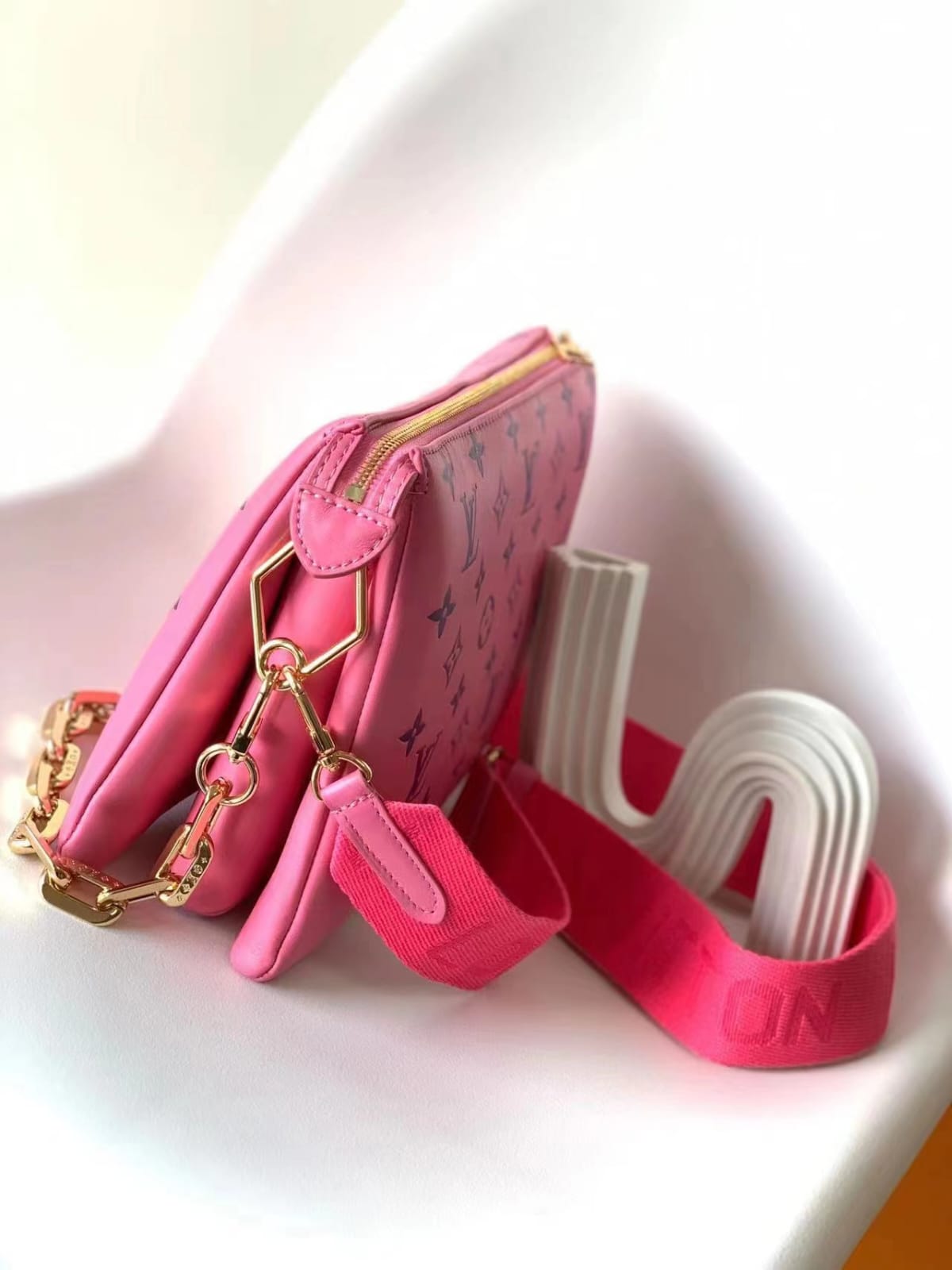Louis Vuitton Coussin leather Handbag  lushentic version