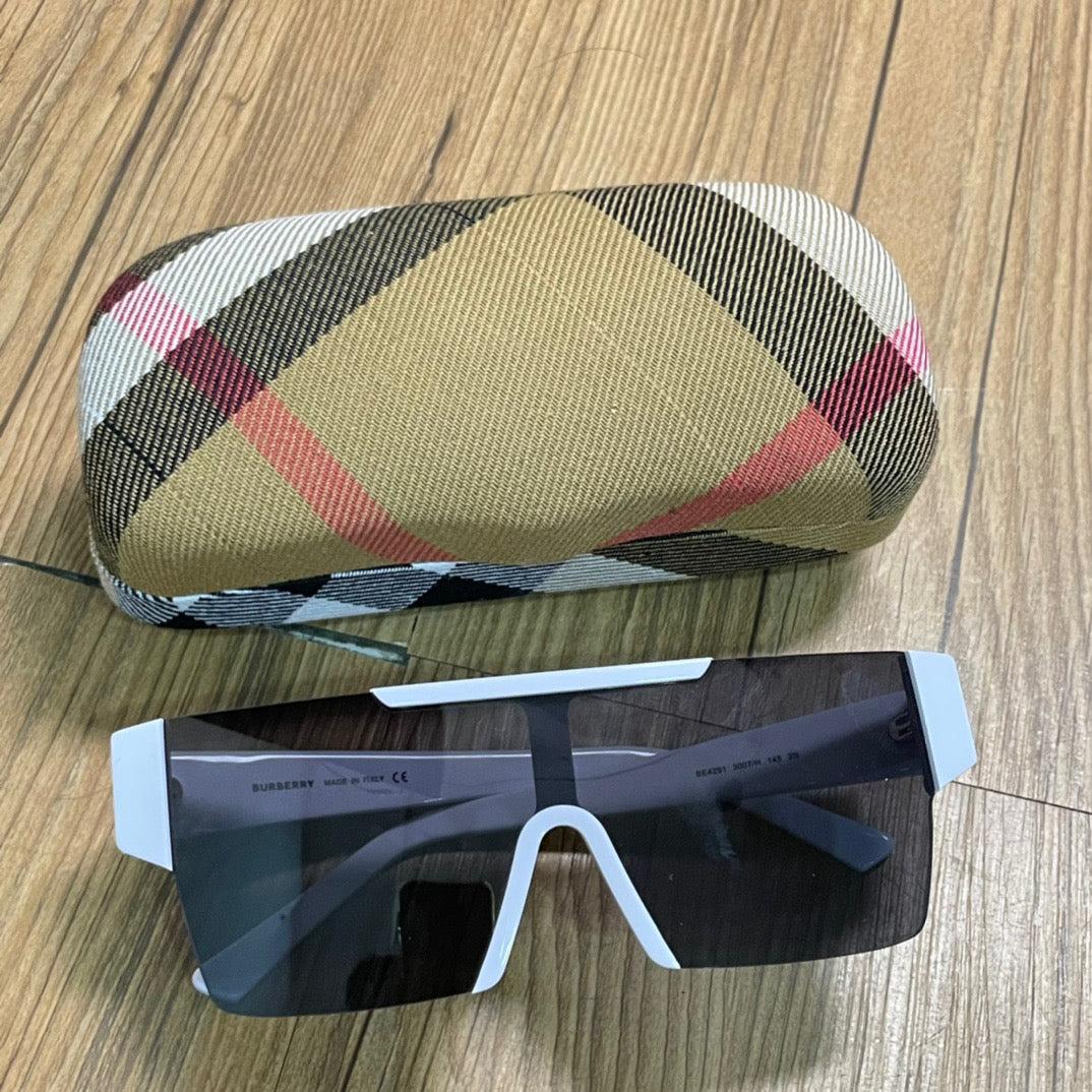 Burberry sunglasses