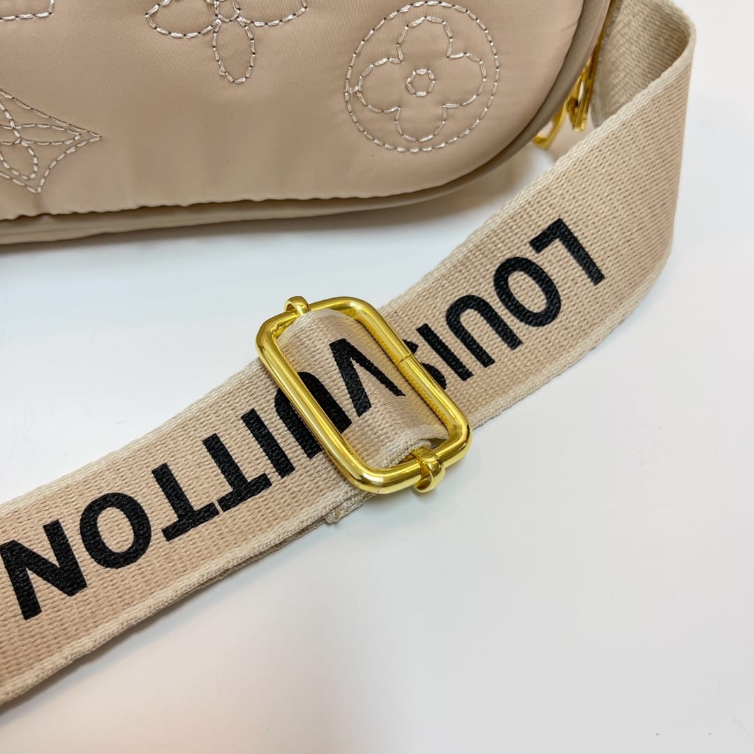 Louis Vuitton Handbag.