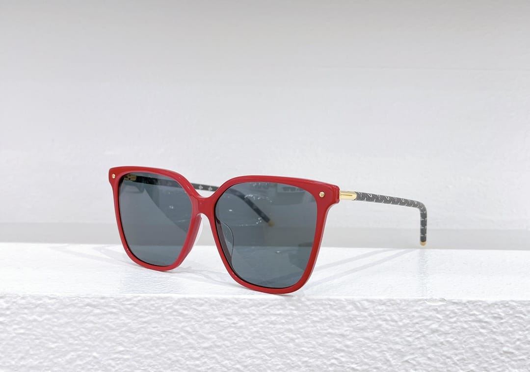 Louis Vuitton First Round Sunglasses