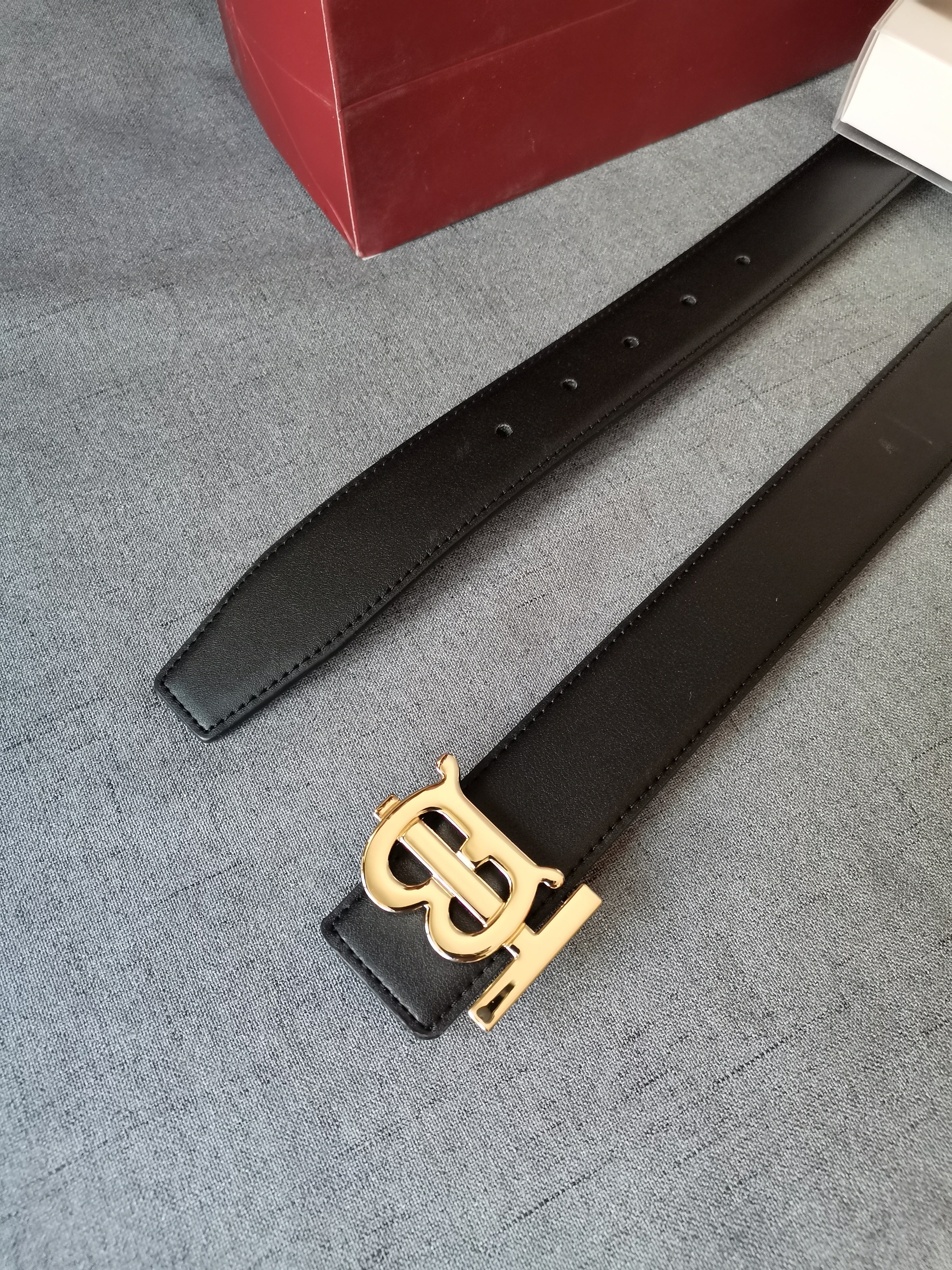 Burberry belt