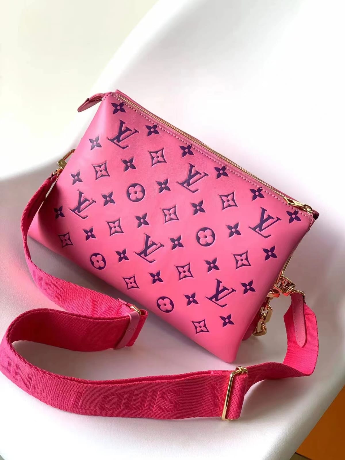 Louis Vuitton Coussin leather Handbag  lushentic version