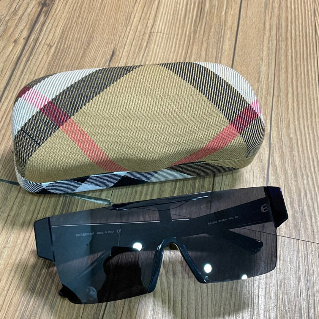 Burberry sunglasses