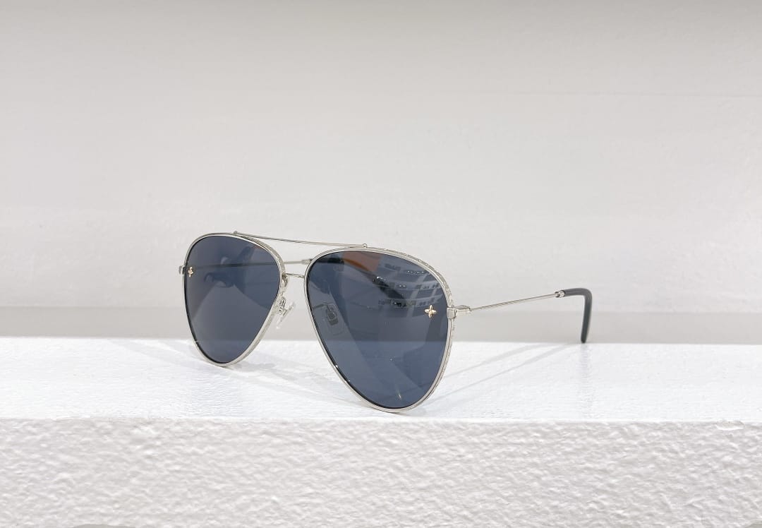 Louis Vuitton Pilot Sunglasses