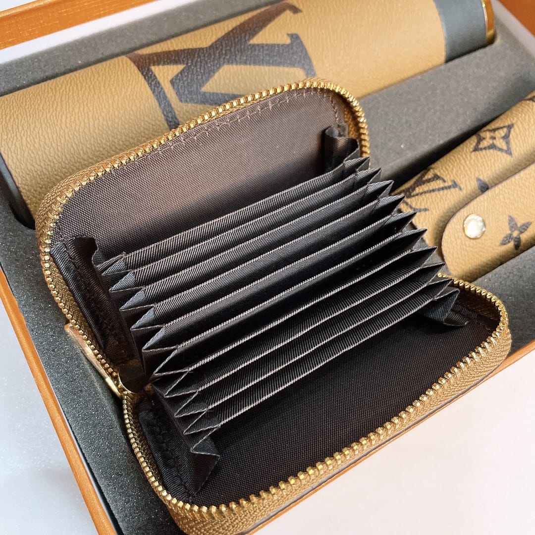 Louis Vuitton flask , Wallet and key holder set