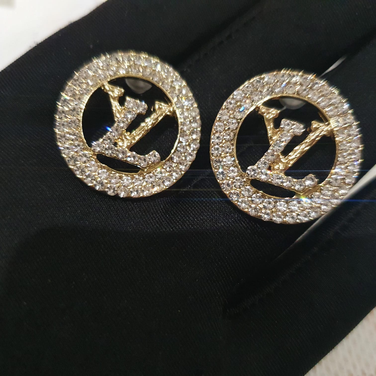 Louis Vuitton Earrings.